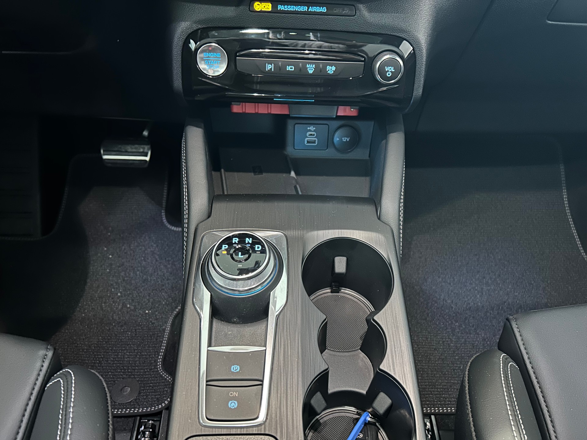 FORD Kuga 2.5 FHEV Sound Edition 4WD-image-12