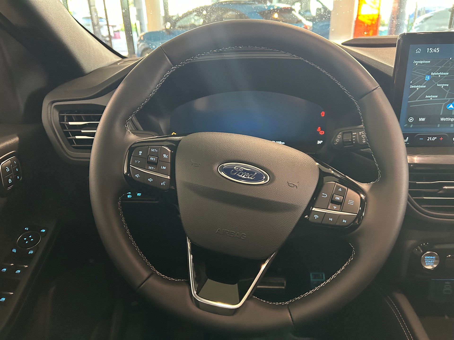 FORD Kuga 2.5 FHEV Sound Edition 4WD-image-9
