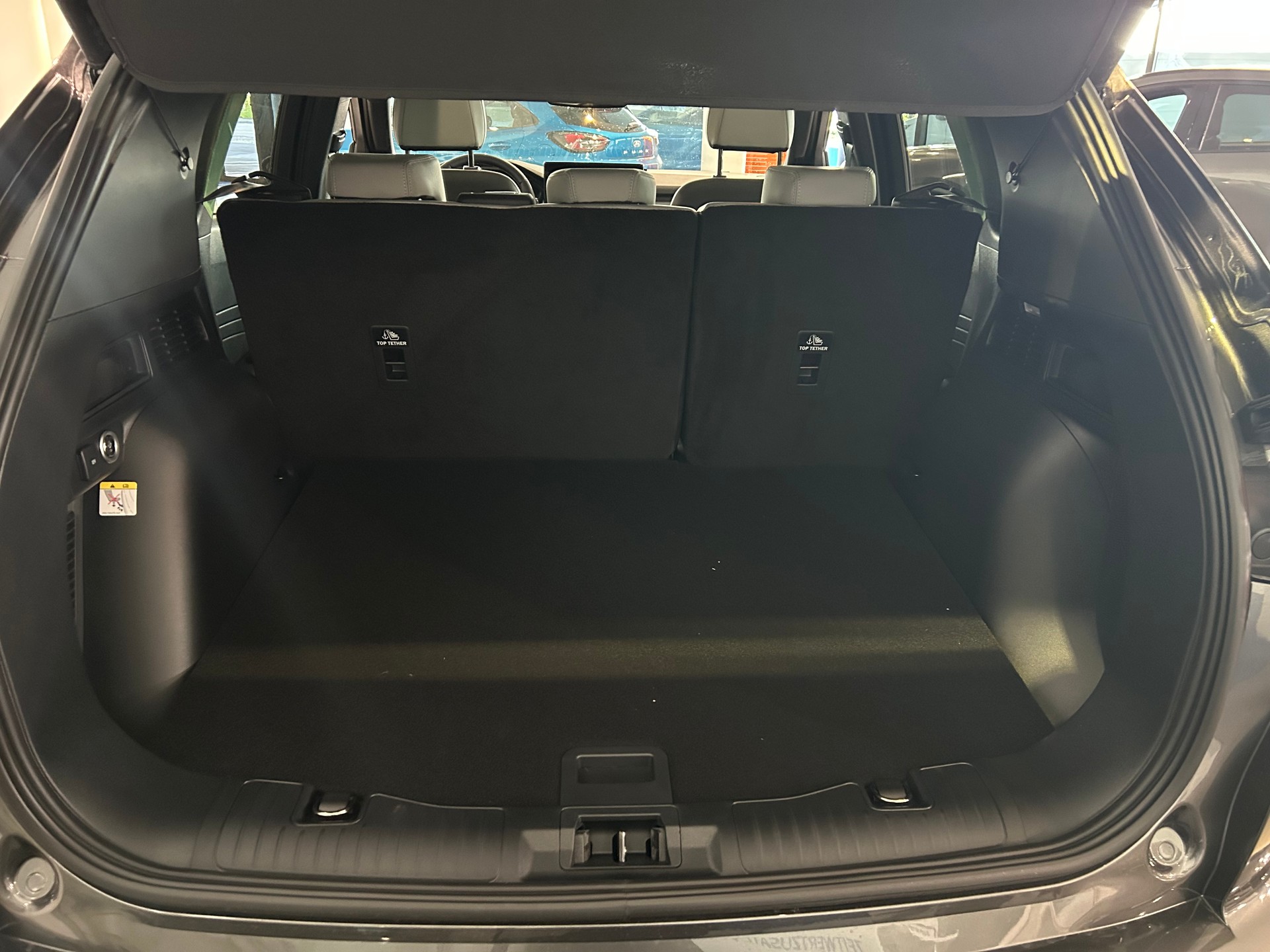 FORD Kuga 2.5 FHEV Sound Edition 4WD-image-17