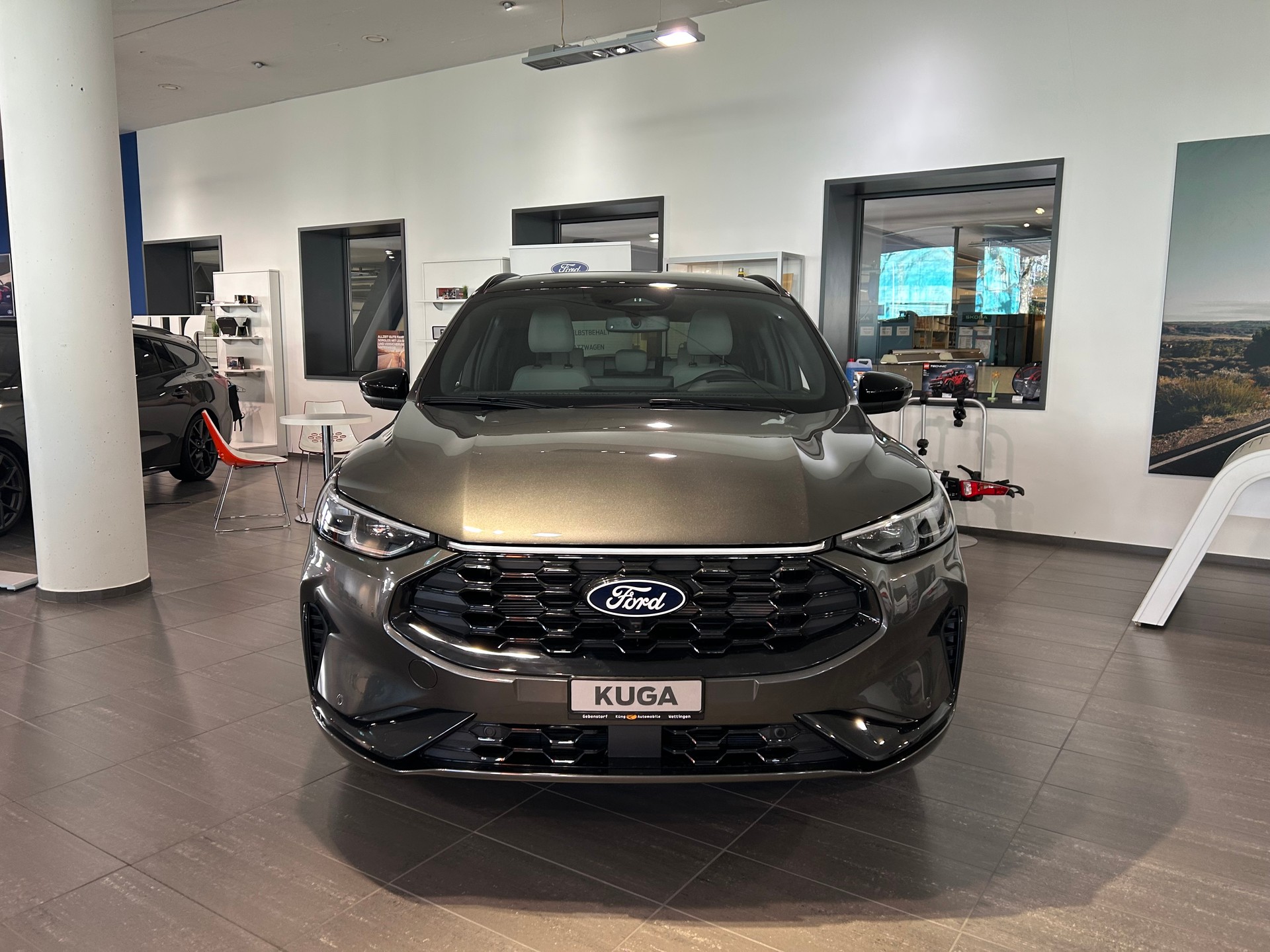 FORD Kuga 2.5 FHEV Sound Edition 4WD-showroom-element-1