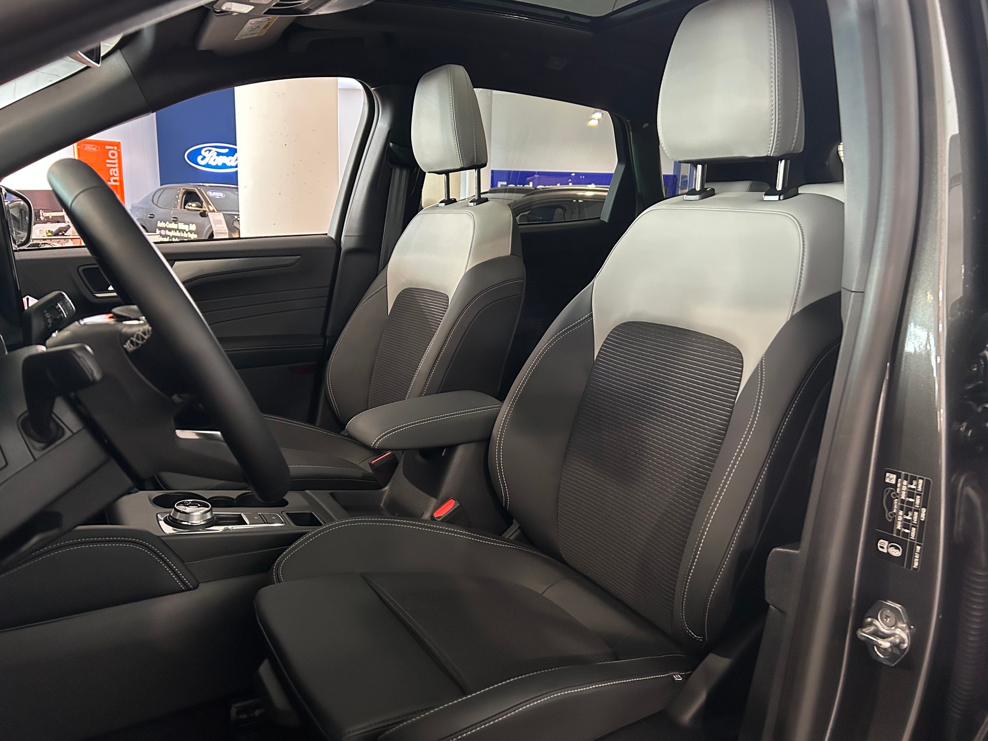 FORD Kuga 2.5 FHEV Sound Edition 4WD-image-7