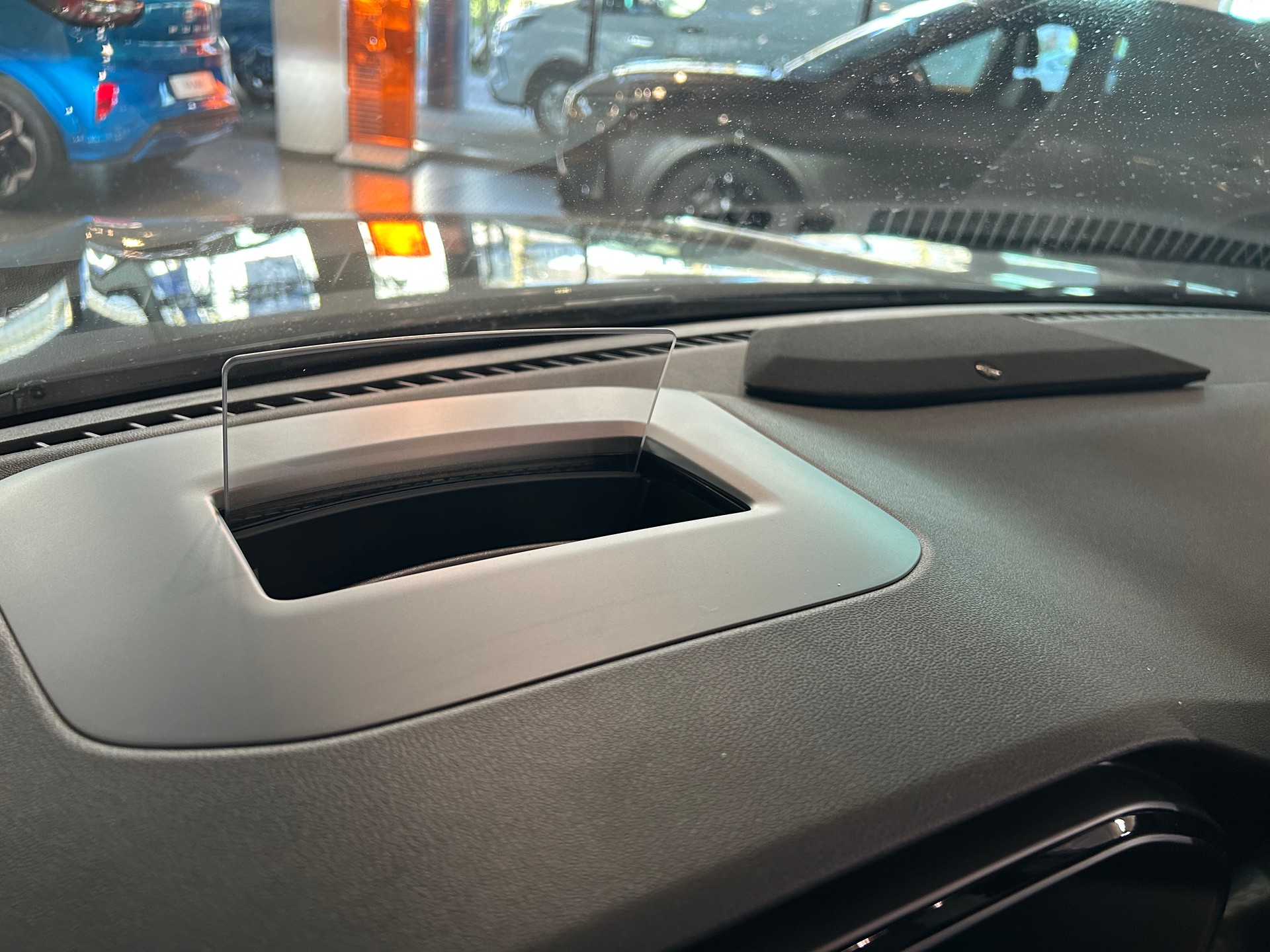 FORD Kuga 2.5 FHEV Sound Edition 4WD-image-14