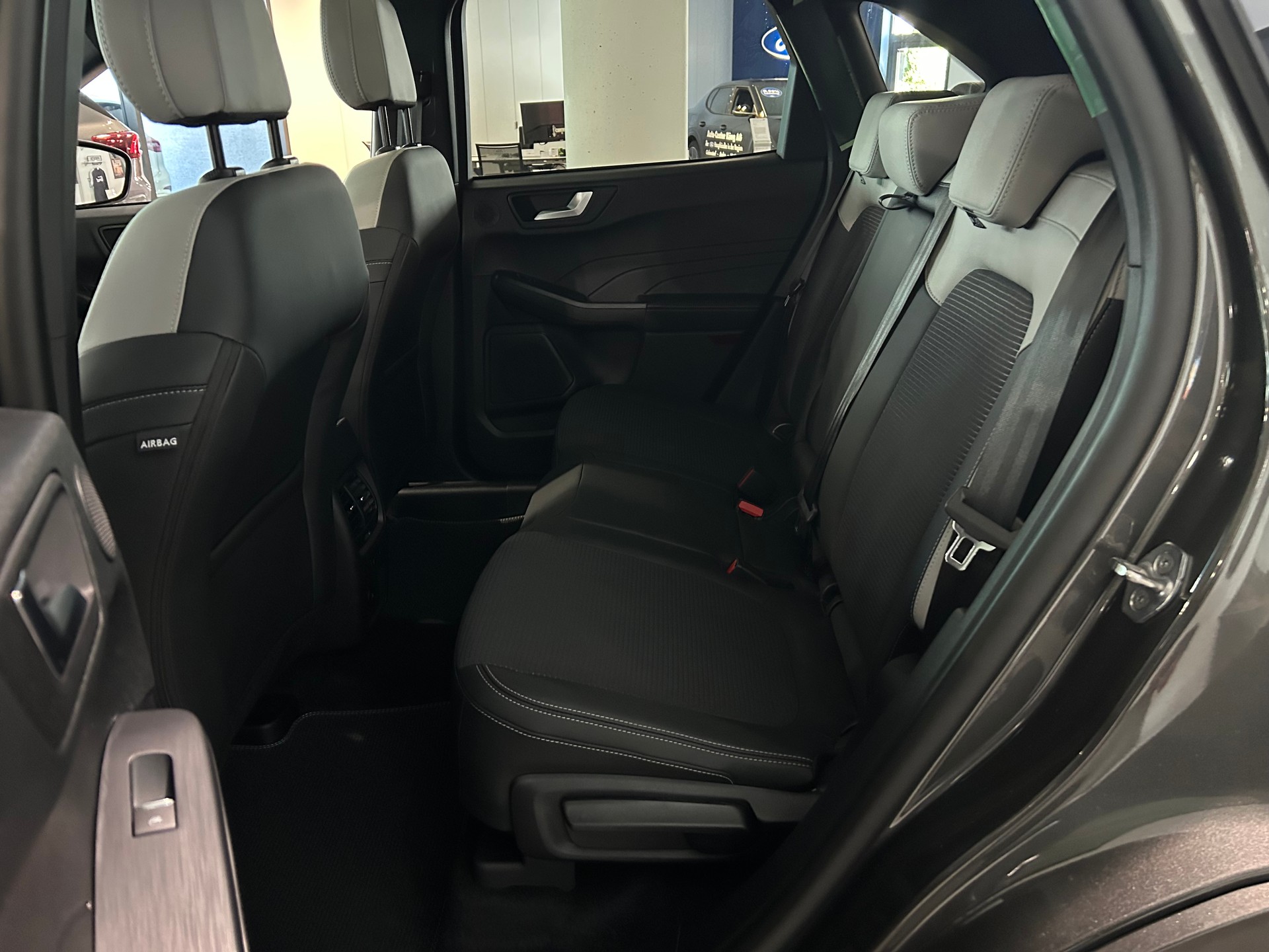 FORD Kuga 2.5 FHEV Sound Edition 4WD-image-15