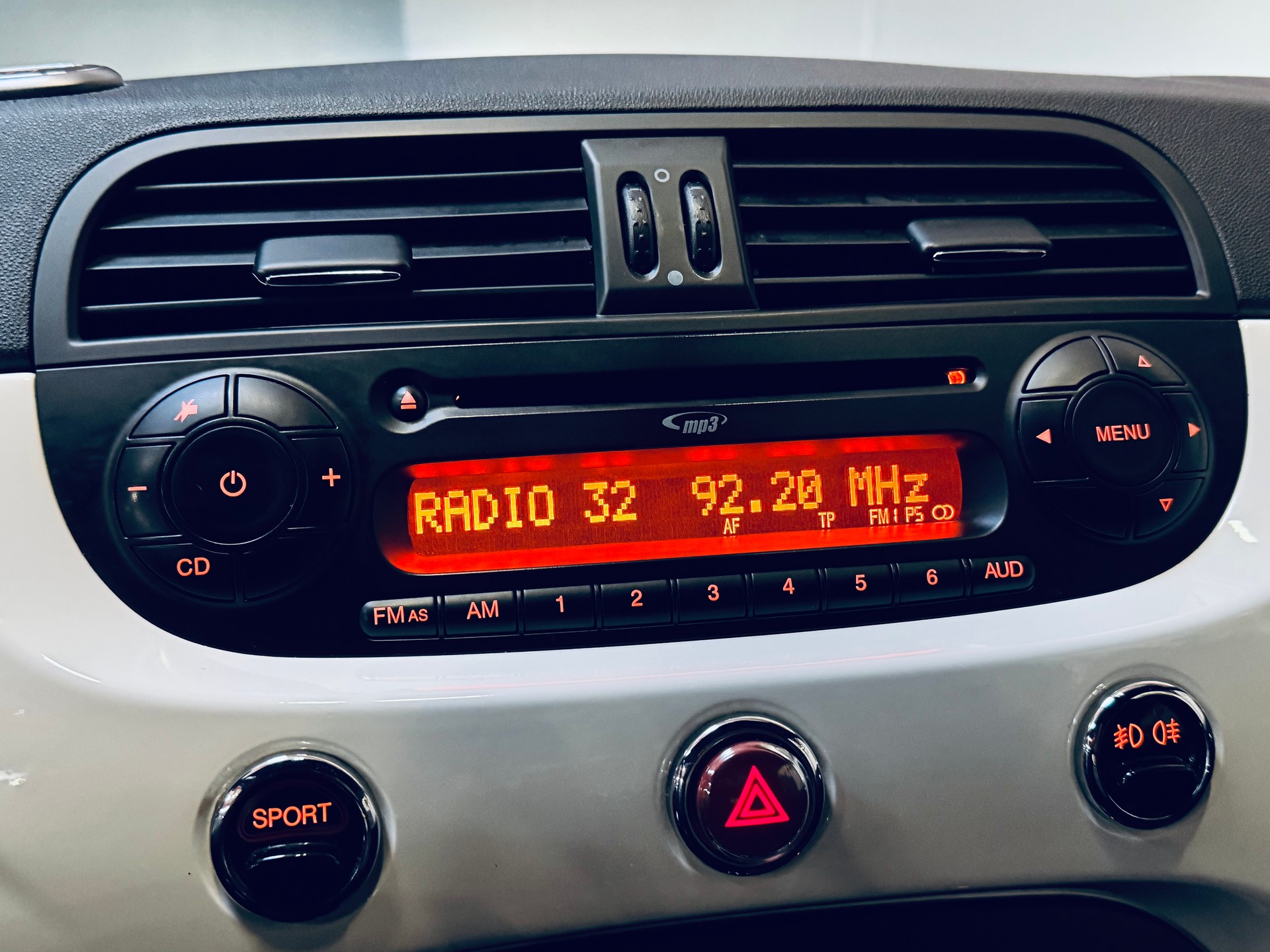 FIAT 500C 1.4 16V Turbo Abarth Dualogic-image-18