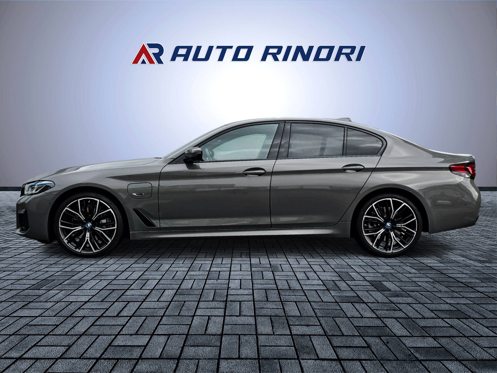 BMW 545e xDrive Pure M Sport Steptronic-showroom-element-2