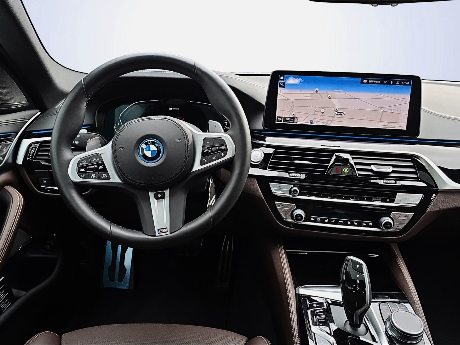 BMW 545e xDrive Pure M Sport Steptronic-image-8