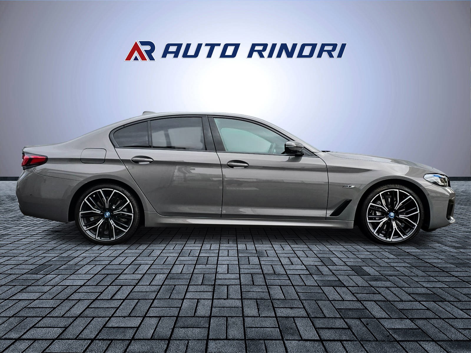 BMW 545e xDrive Pure M Sport Steptronic-showroom-element-3