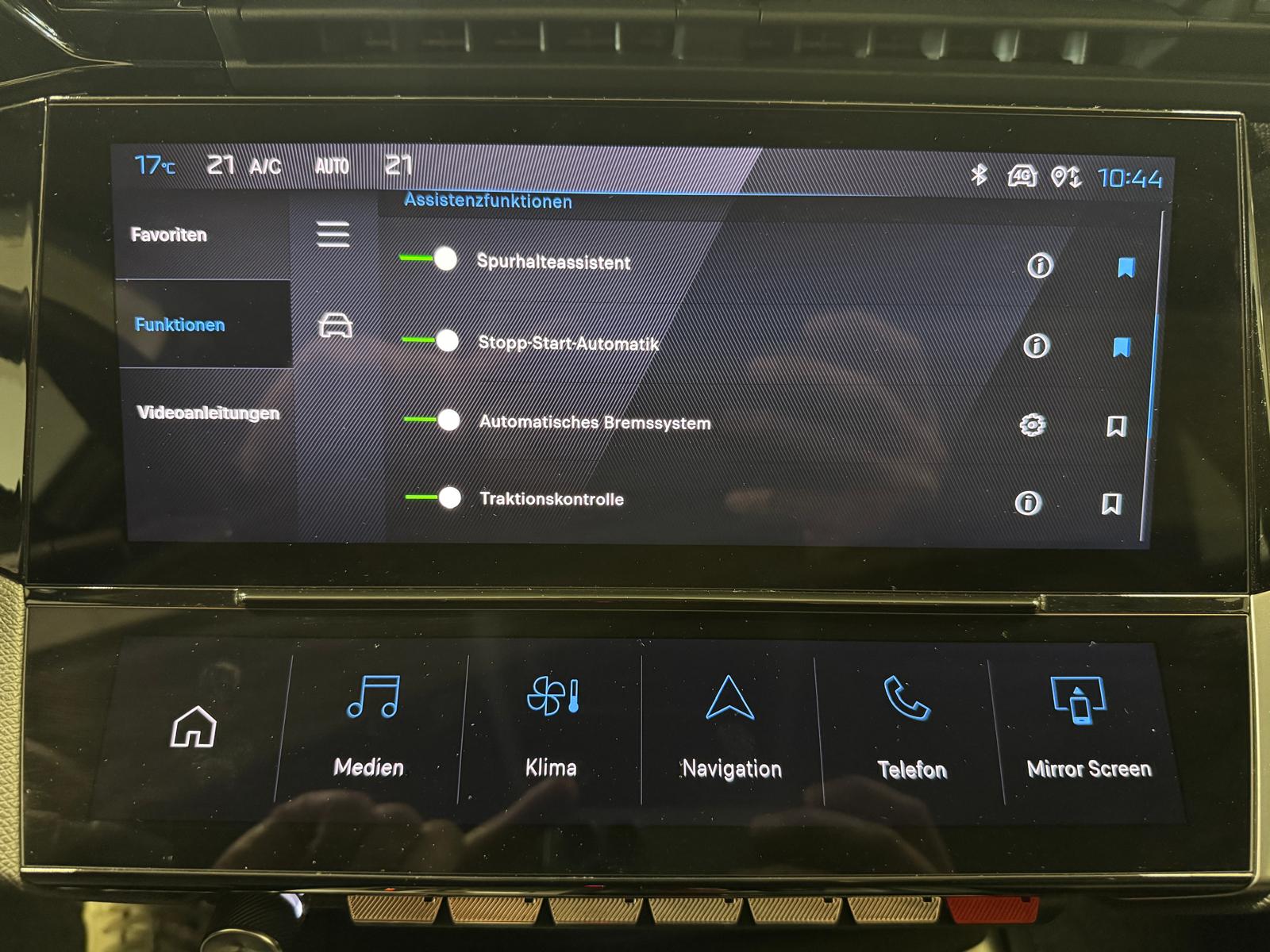 PEUGEOT 308 SW 1.5 BlueHDi Allure Pack-image-18