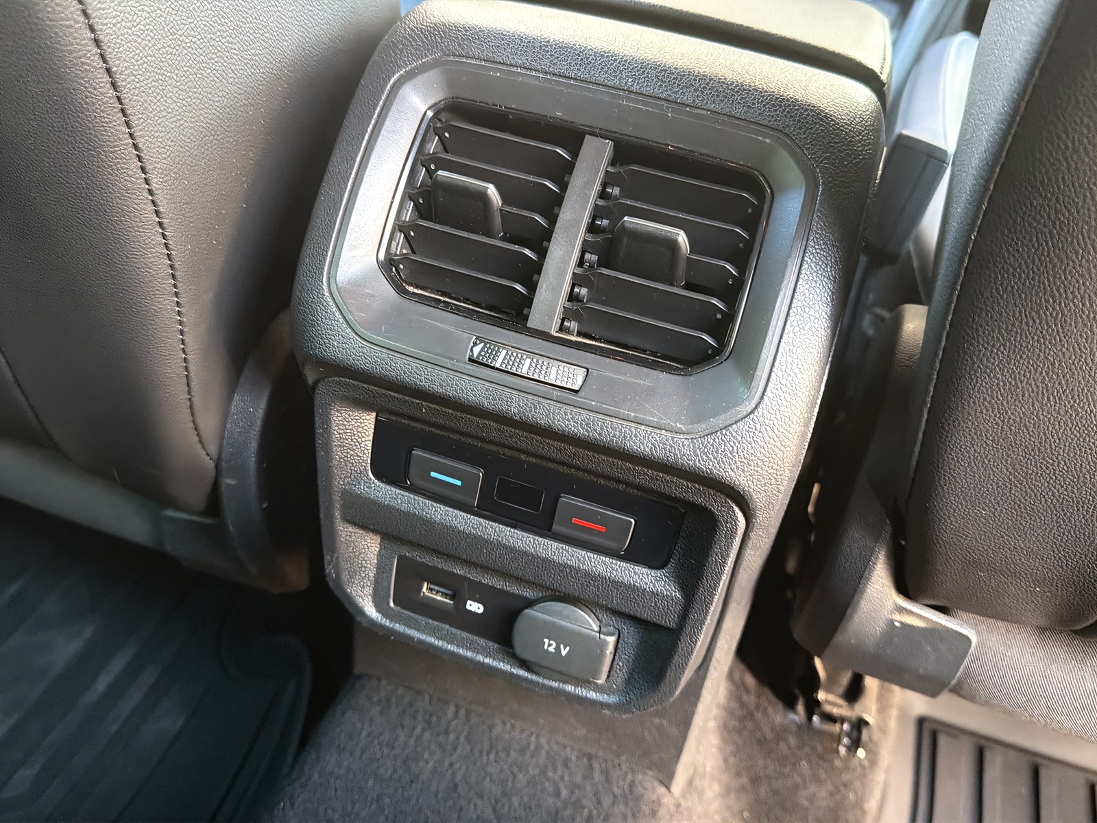 VW Tiguan 2.0TSI Offroad 4M 4Motion DSG-image-17