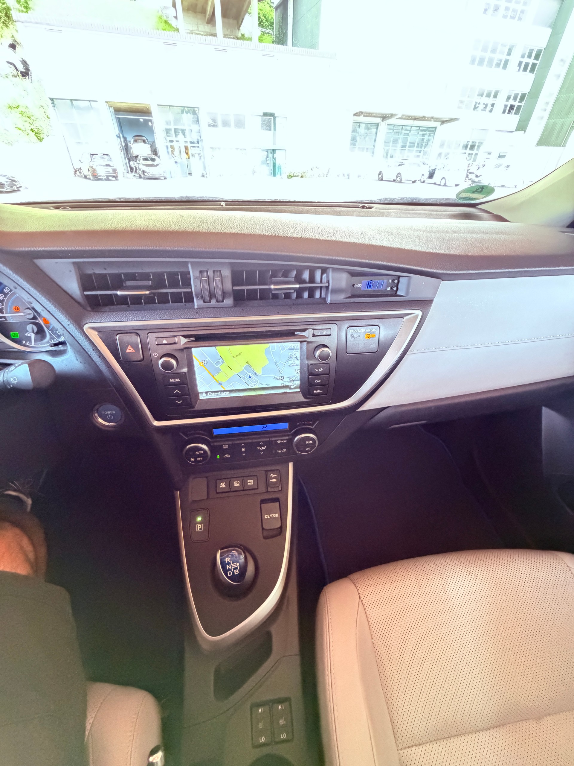 TOYOTA Auris Touring Sports 1.8 16V HSD Linea Luna-image-13
