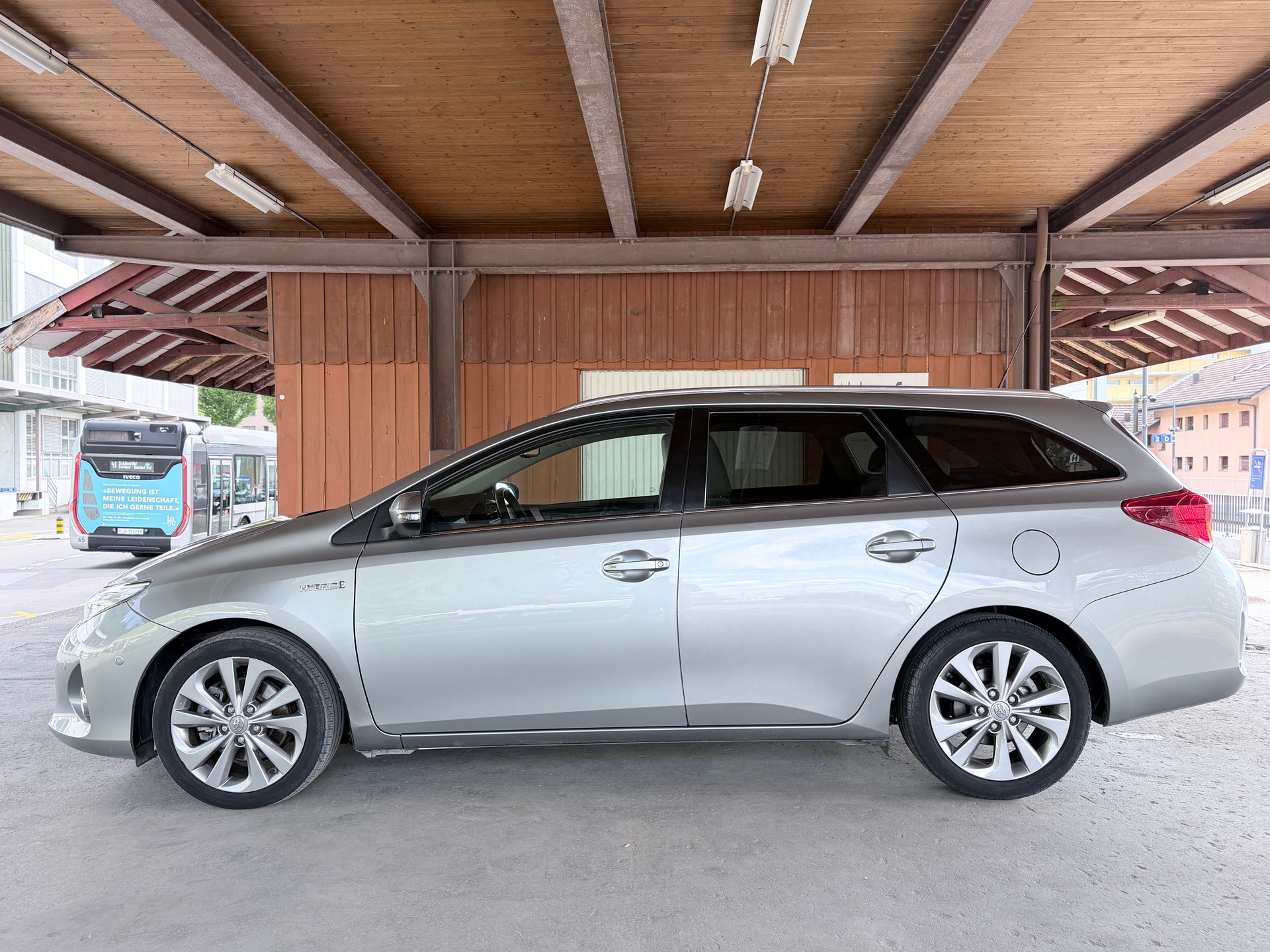 TOYOTA Auris Touring Sports 1.8 16V HSD Linea Luna-image-2