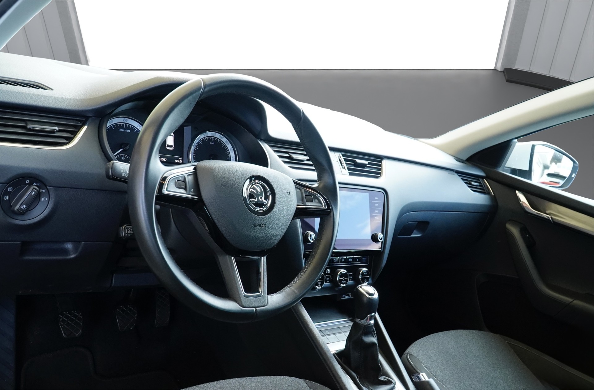 SKODA Octavia Combi 1.0 TSI Soleil *CH Fahrzeug & AHK*-image-8