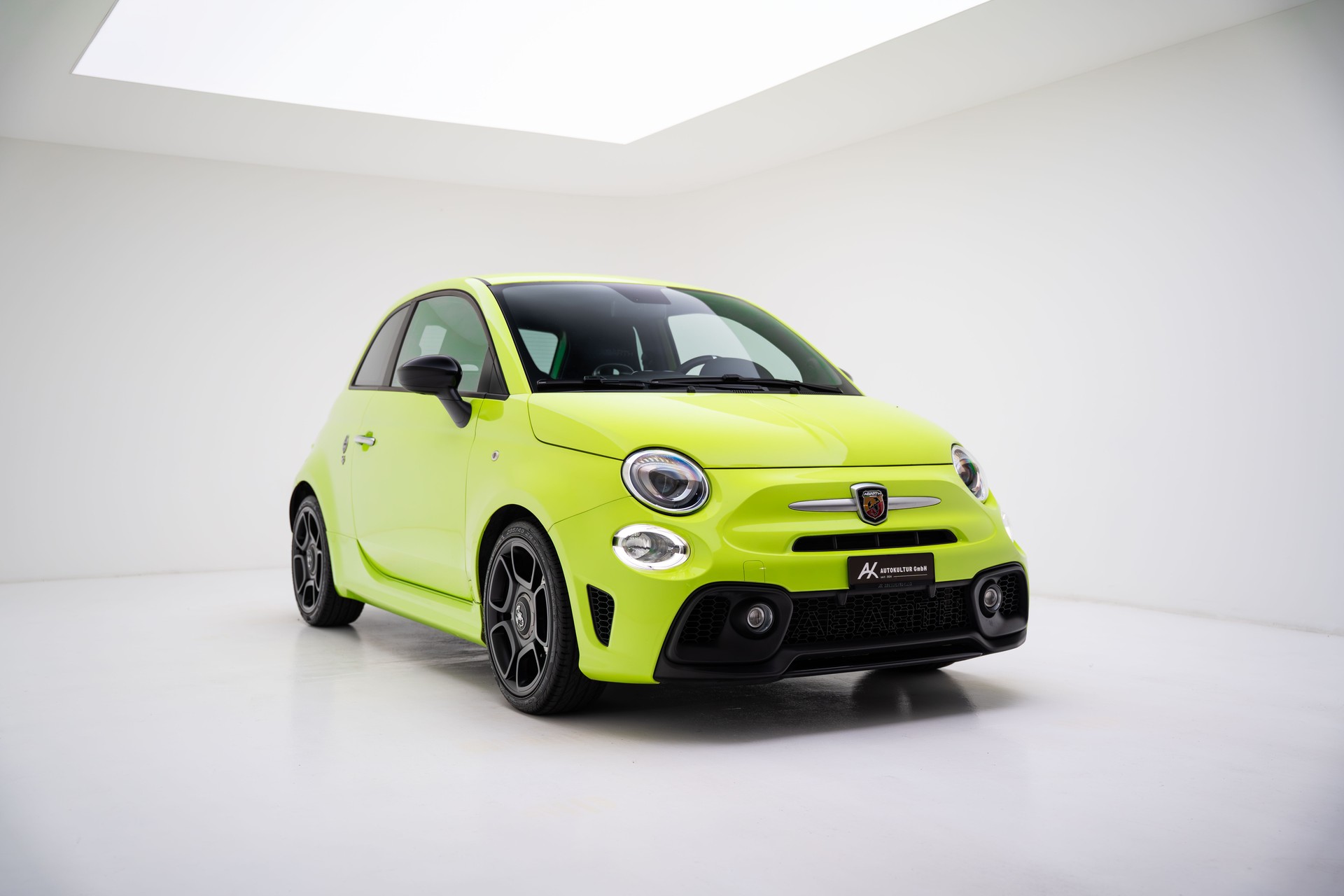 FIAT 595 1.4 16V Turbo Abarth Pista - 70th Anniversary-showroom-element-1