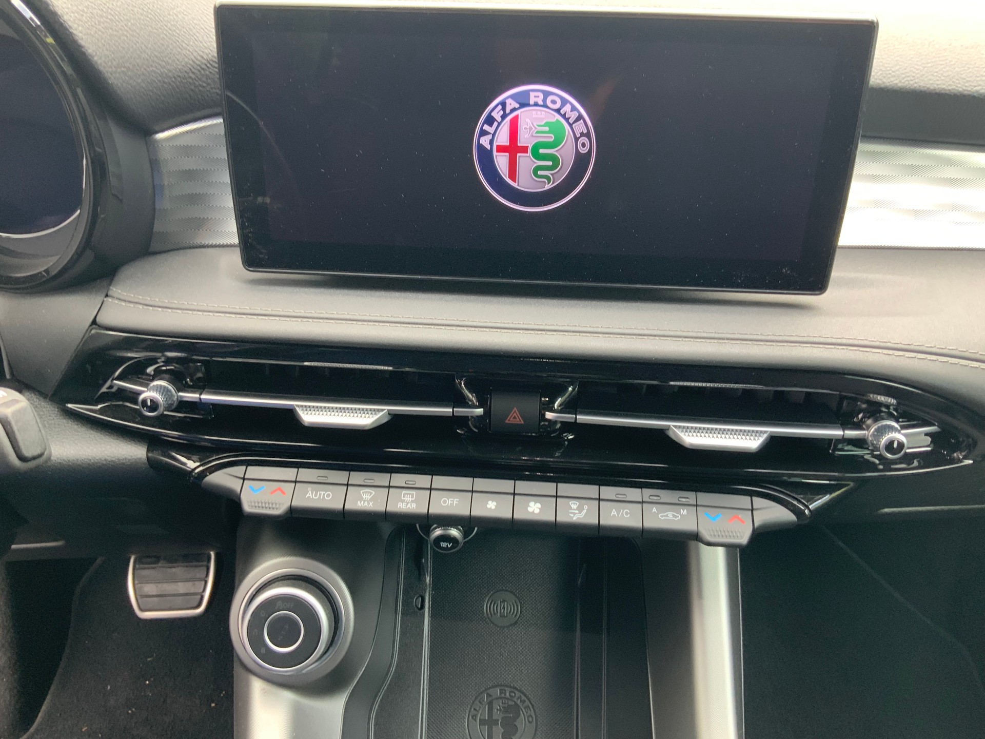ALFA ROMEO Tonale 1.3 Plug-in-Hybrid Q4 Veloce-image-1