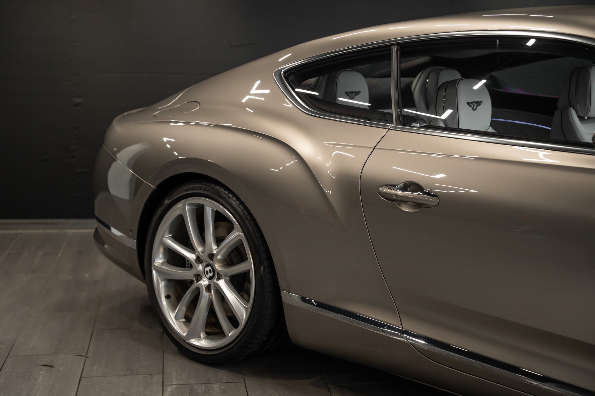 BENTLEY Continental GT 4.0 V8 / CH Auto / Werksgarantie / 8 Fach / Traum Konfiguration /-image-2