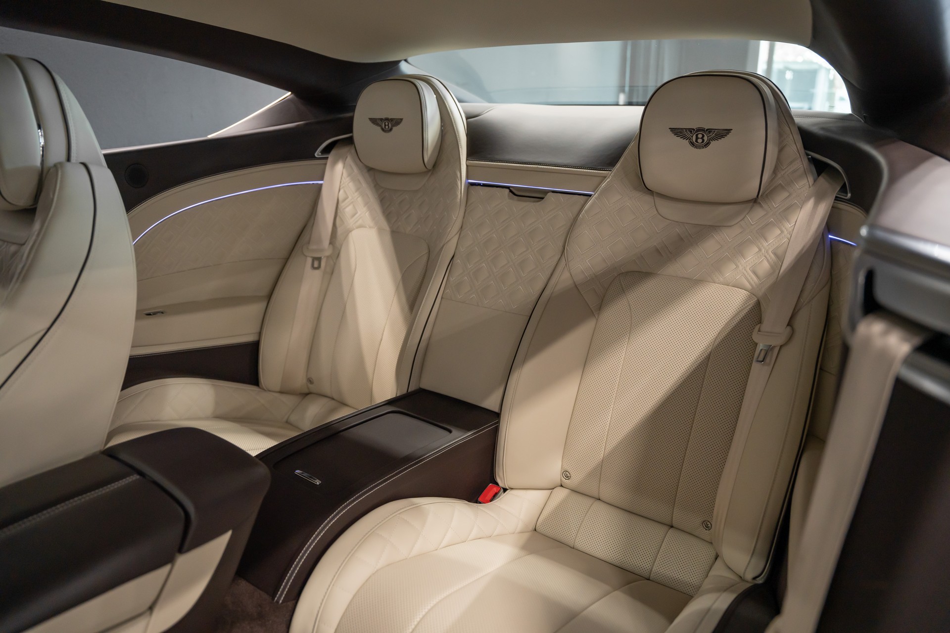 BENTLEY Continental GT 4.0 V8 / CH Auto / Werksgarantie / 8 Fach / Traum Konfiguration /-image-10