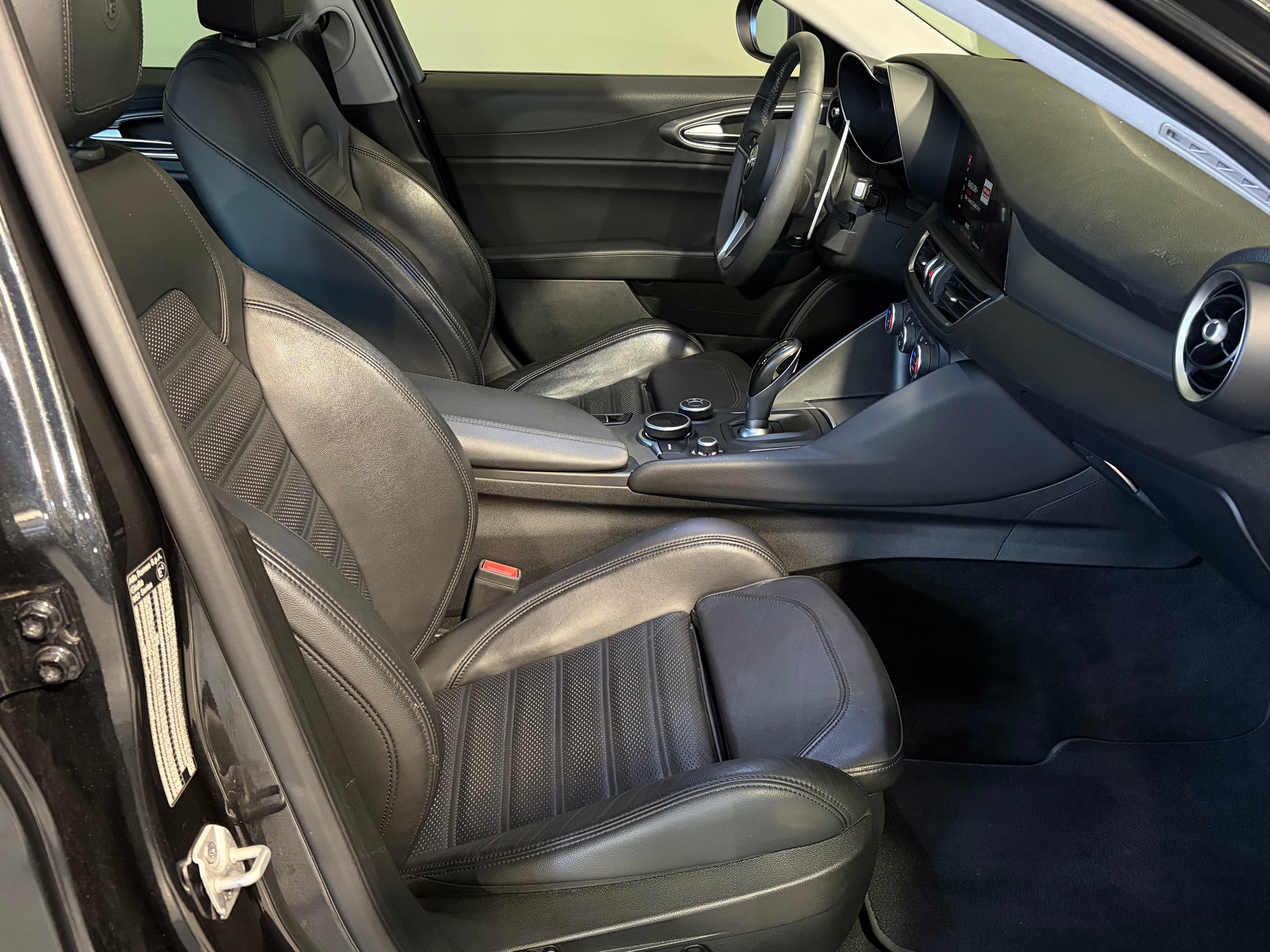 ALFA ROMEO Giulia 2.0 Veloce Q4 Automatic*CH-Fahrzeug*-image-7