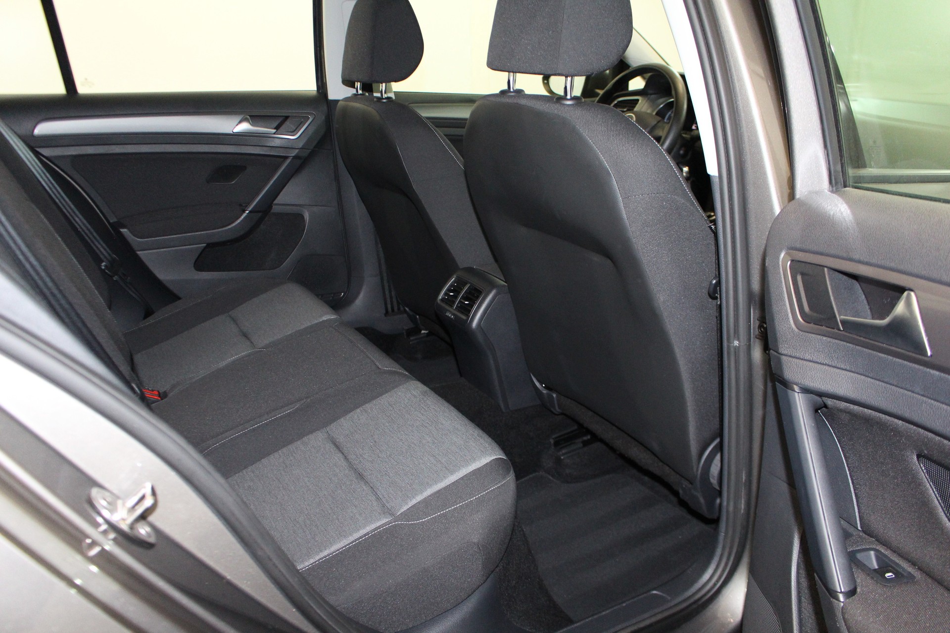 VW Golf VII Variant 1.2 TSI Trendline-image-9