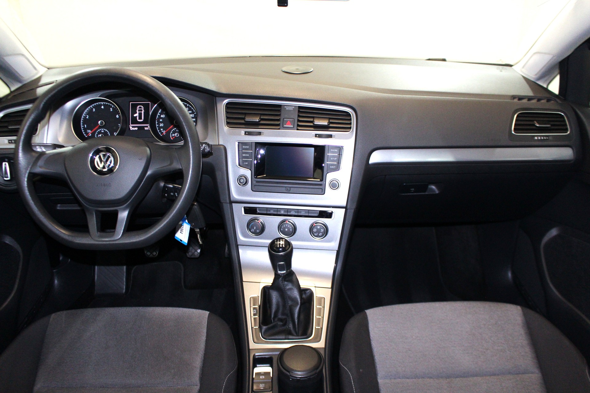 VW Golf VII Variant 1.2 TSI Trendline-image-12