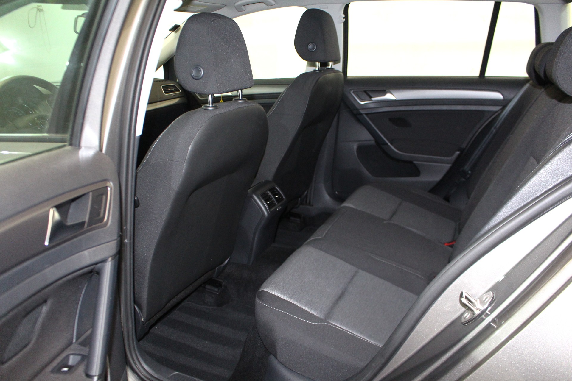 VW Golf VII Variant 1.2 TSI Trendline-image-7
