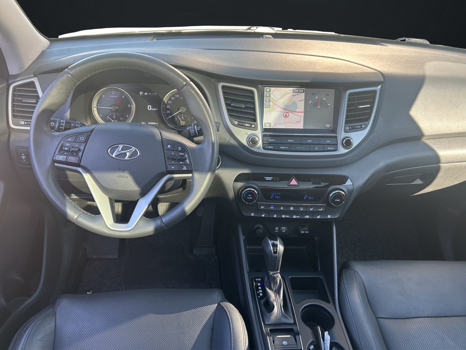 HYUNDAI Tucson 2.0 CRDI Vertex 4WD Automatic-image-12
