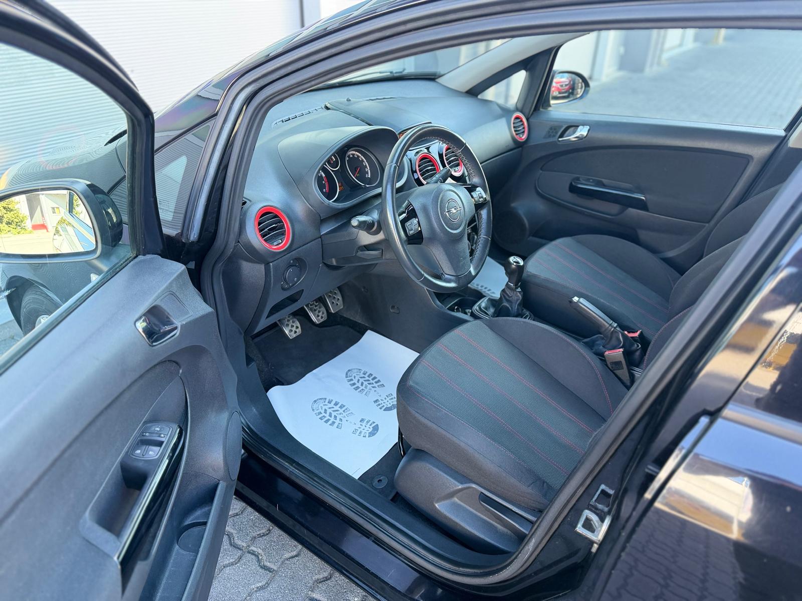 OPEL Corsa 1.4 TP Color Edition-image-7