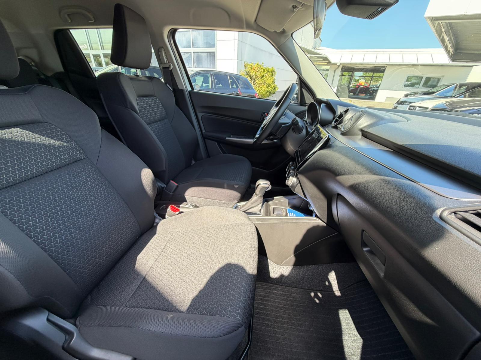 SUZUKI Swift 1.2 Compact Top Hybrid CVT-image-11