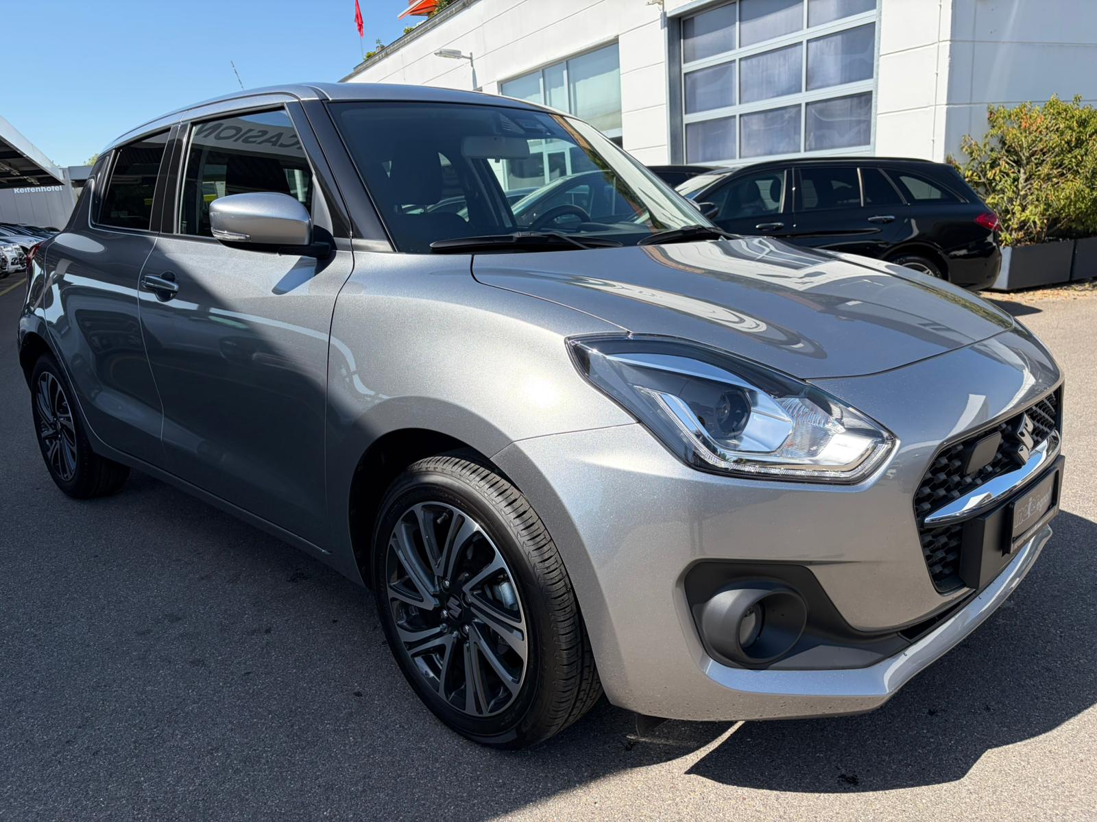 SUZUKI Swift 1.2 Compact Top Hybrid CVT-image-1