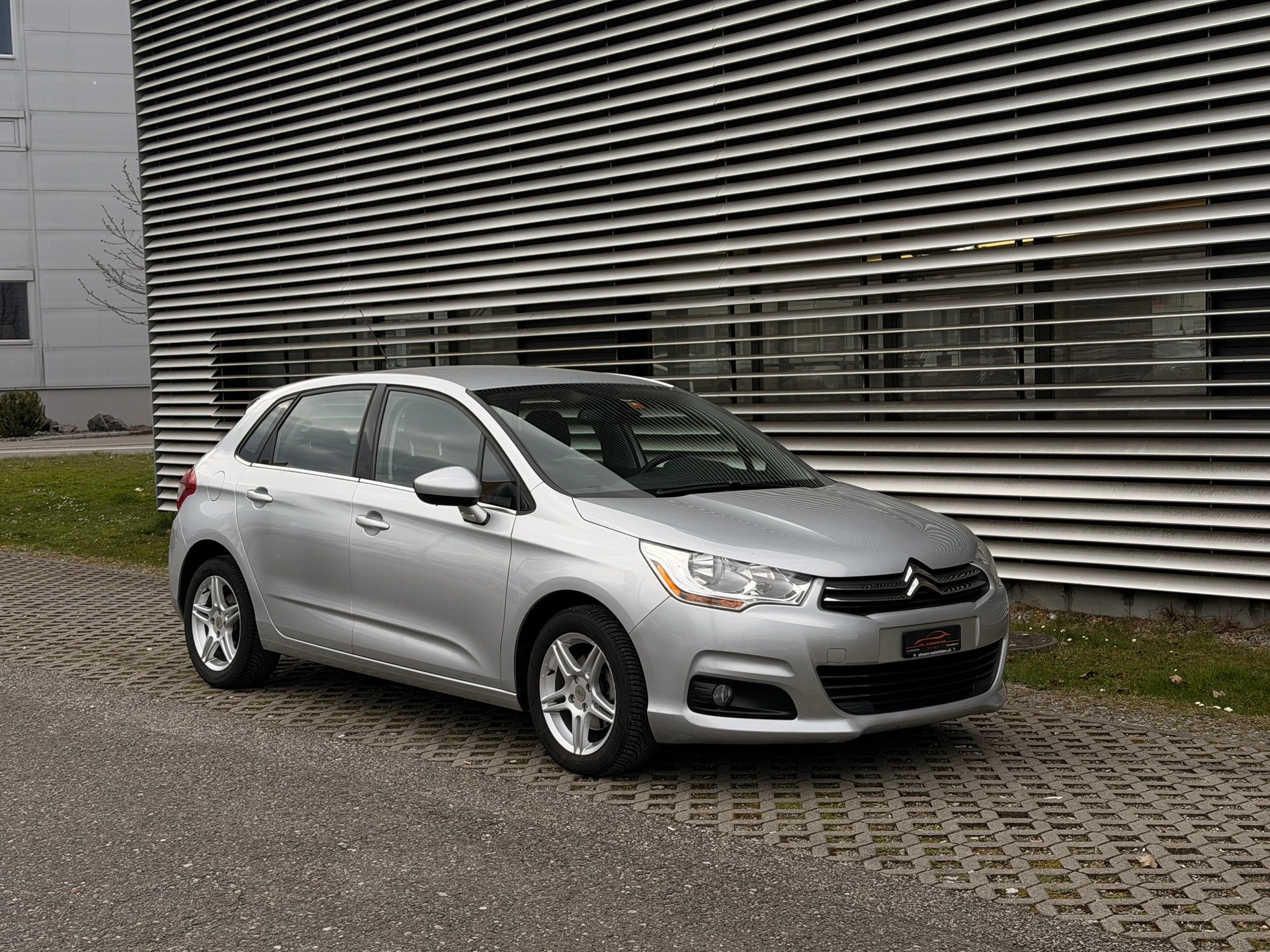 CITROEN C4 Berline 1.6 e-HDi Exclusive EGS6-image-6