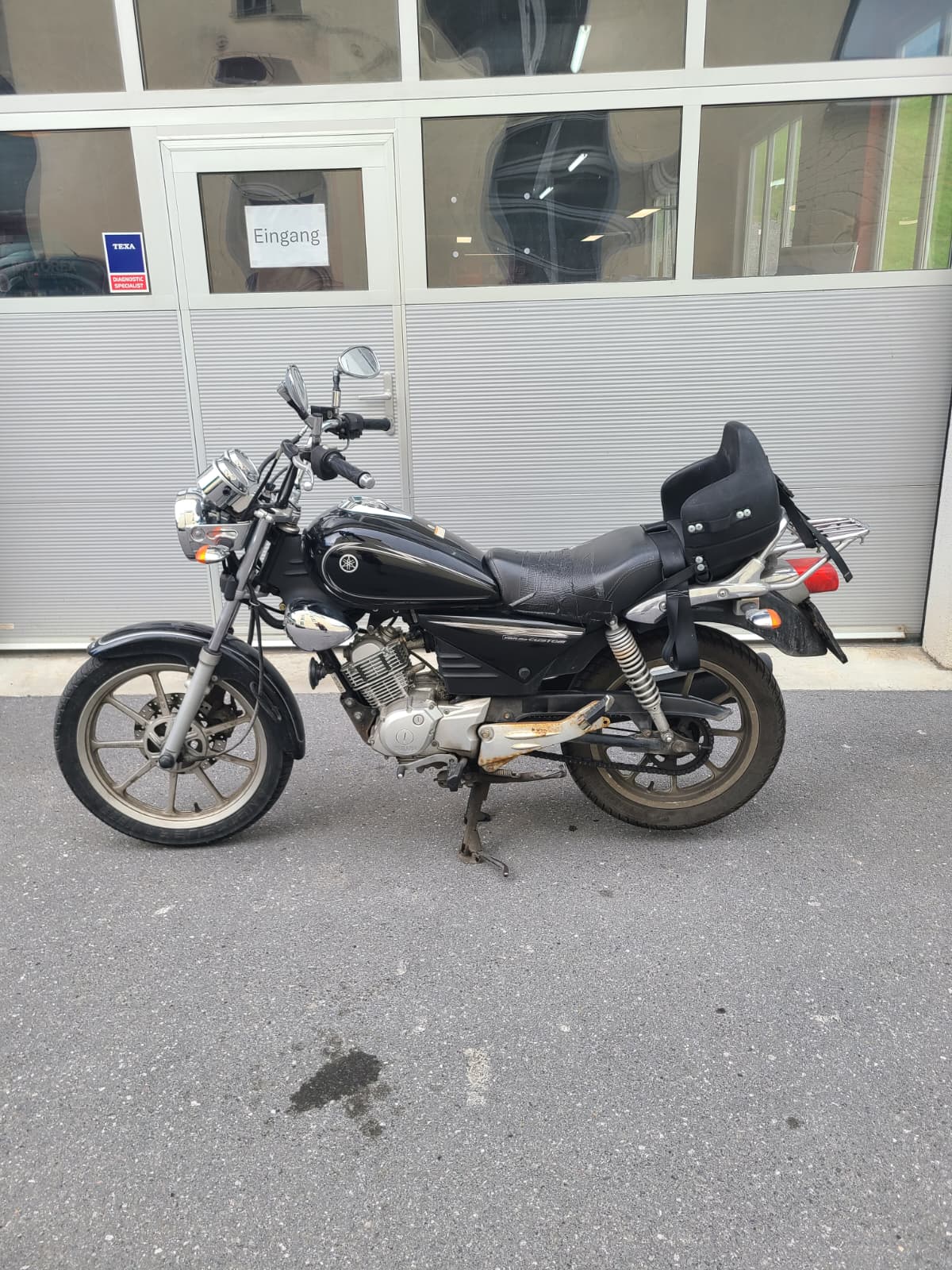 YAMAHA YBR 125 Custom-image-1