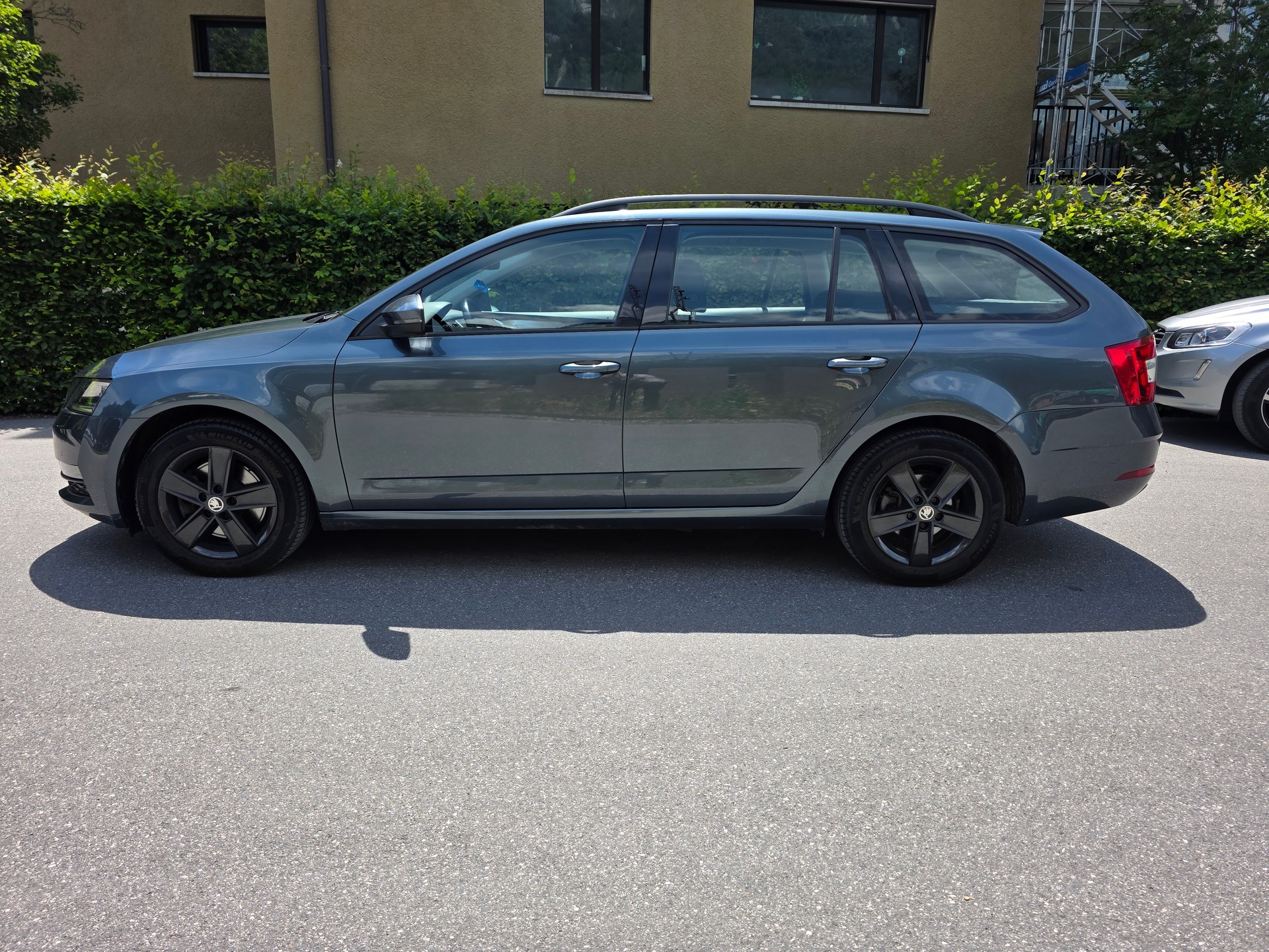 SKODA Octavia Combi 2.0 TDI Style 4x4-image-1