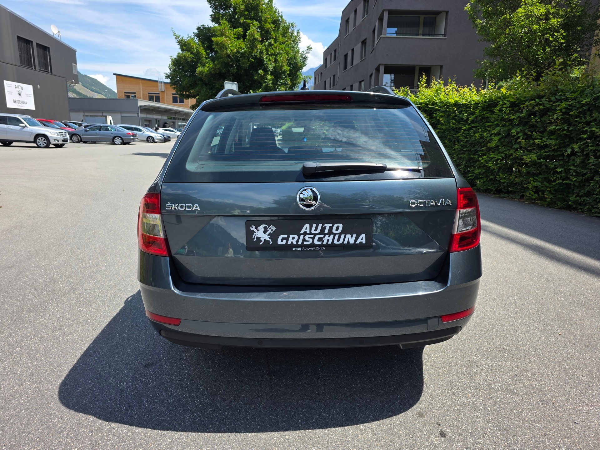 SKODA Octavia Combi 2.0 TDI Style 4x4-image-3
