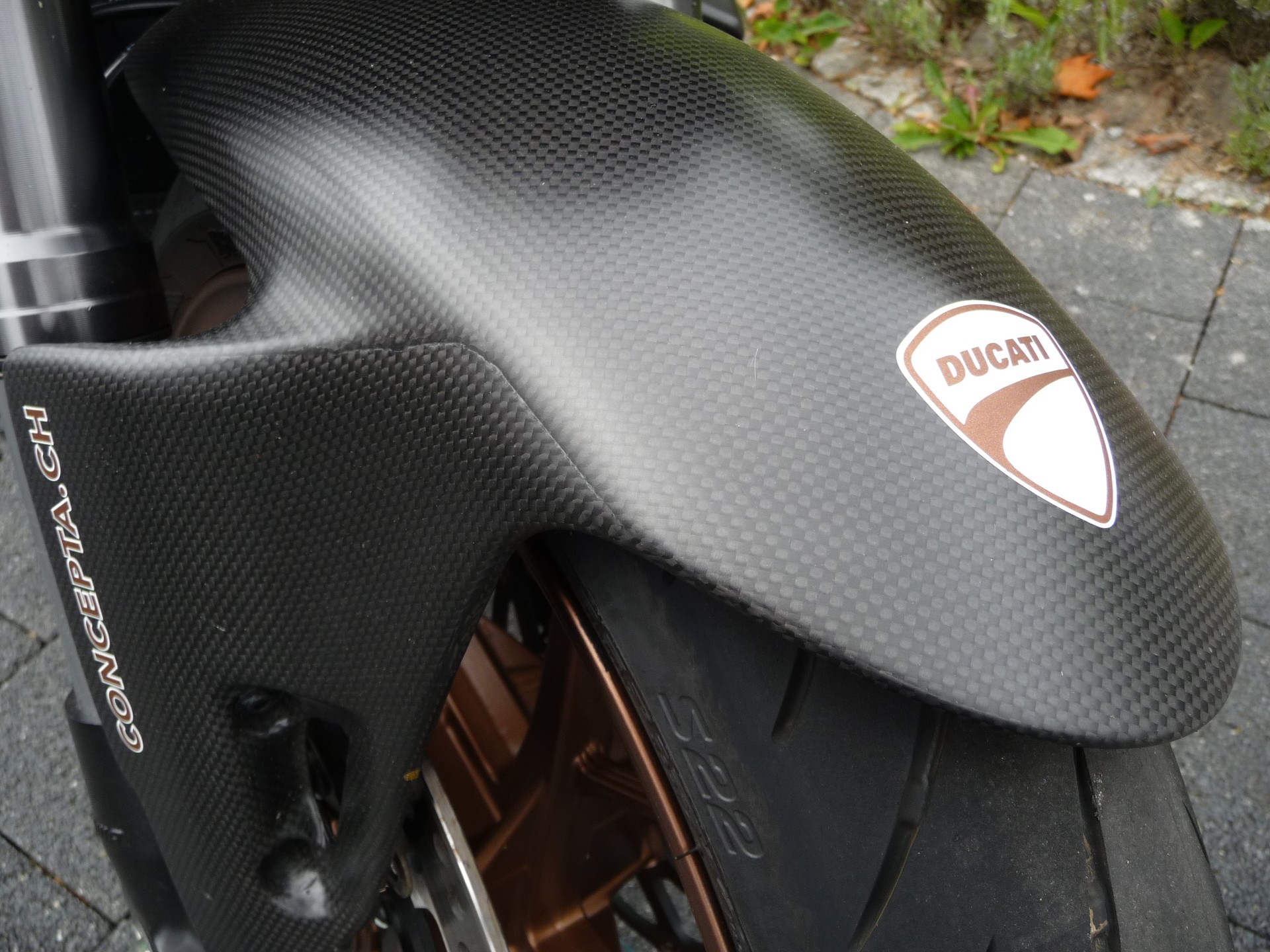DUCATI Streetfighter V2-image-5