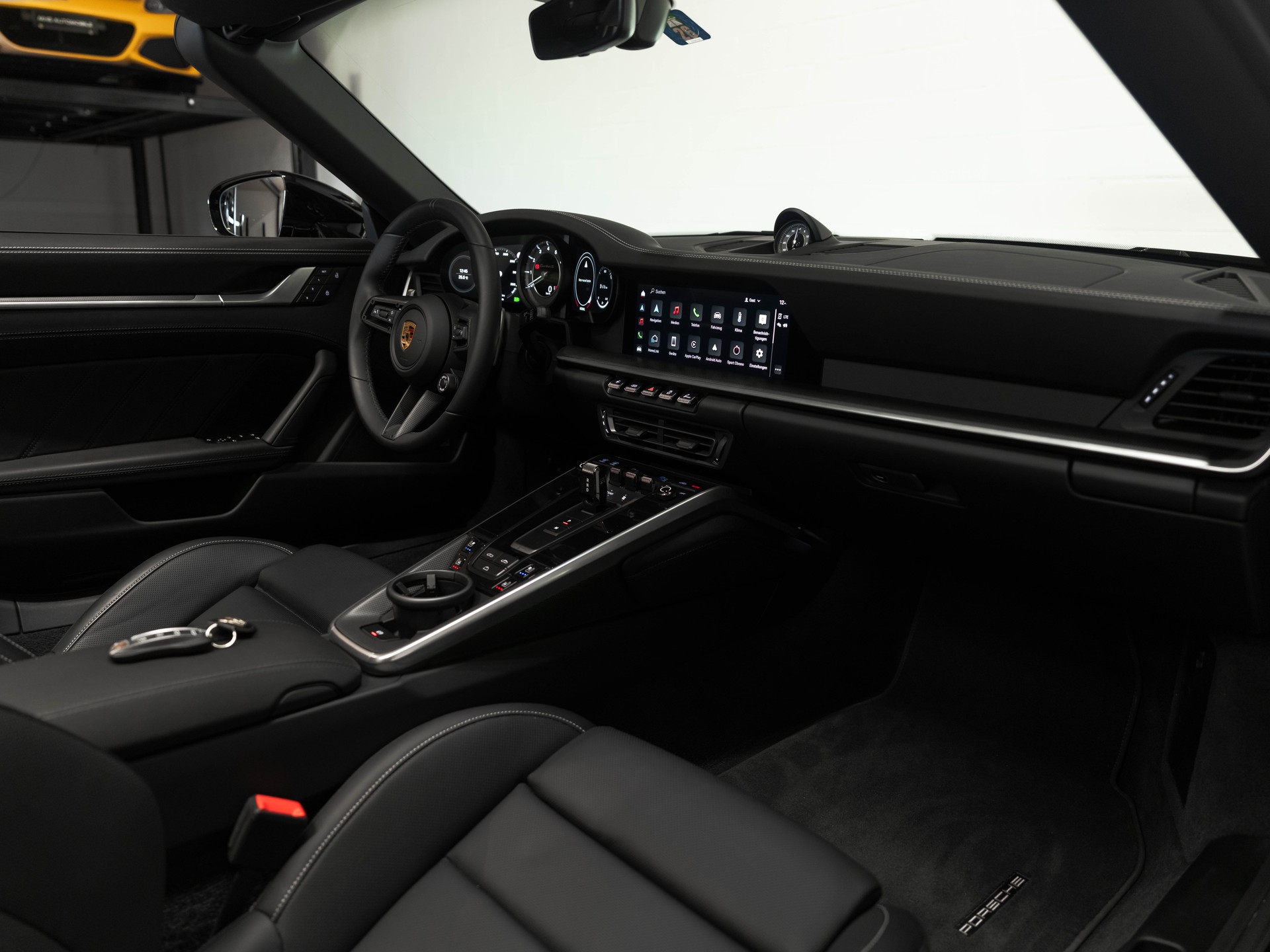 PORSCHE 911 Turbo S Cabriolet PDK-image-30