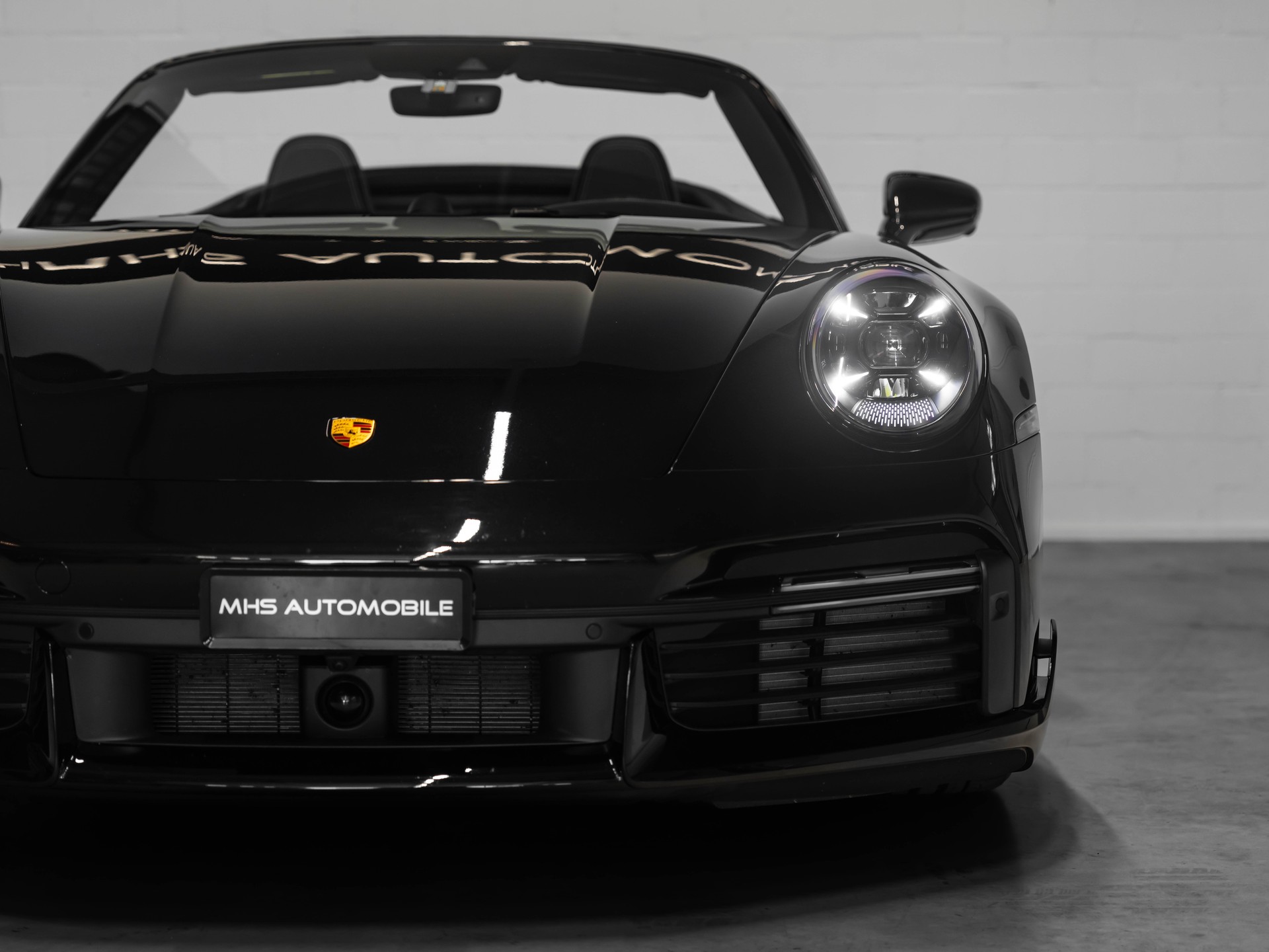 PORSCHE 911 Turbo S Cabriolet PDK-image-25
