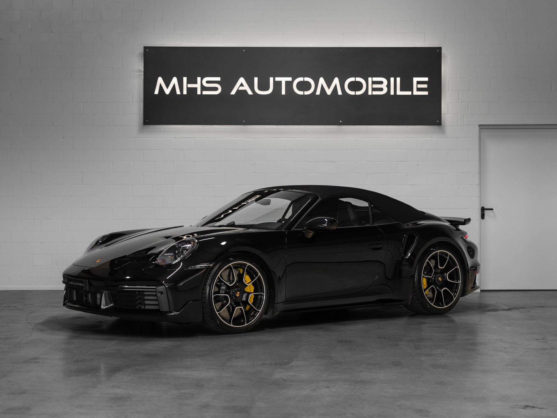 PORSCHE 911 Turbo S Cabriolet PDK-showroom-element-1