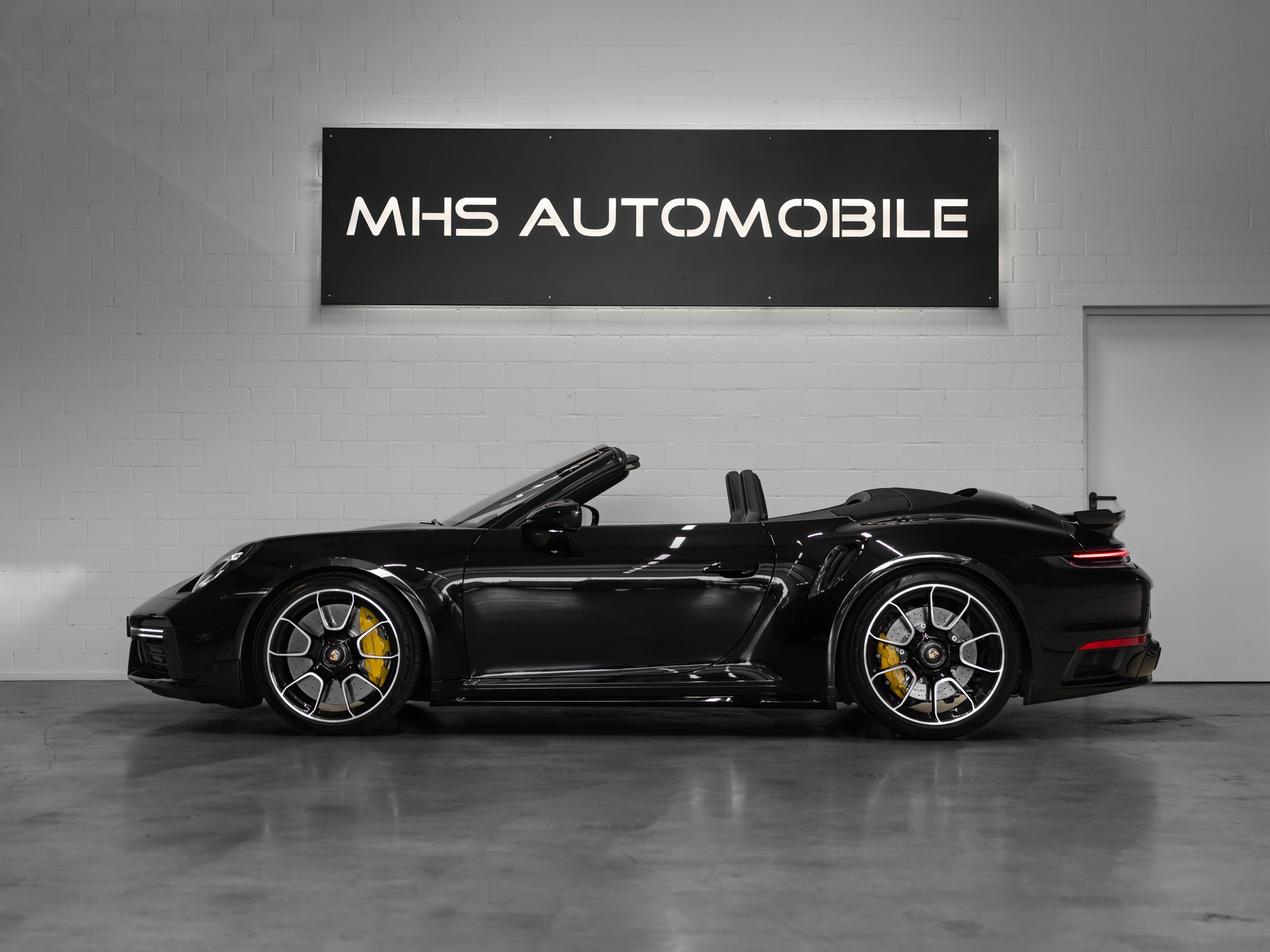 PORSCHE 911 Turbo S Cabriolet PDK-showroom-element-2