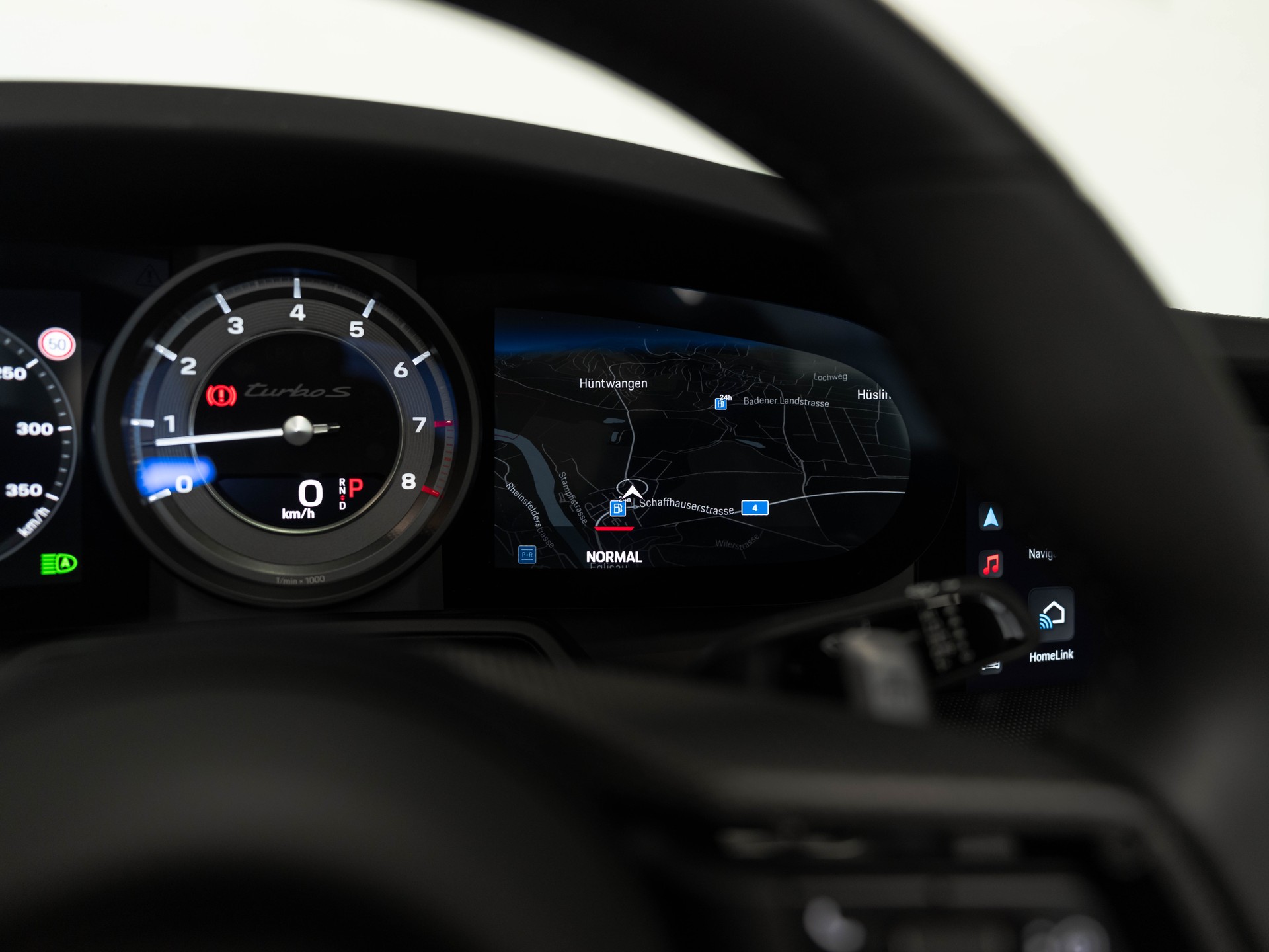 PORSCHE 911 Turbo S Cabriolet PDK-image-44