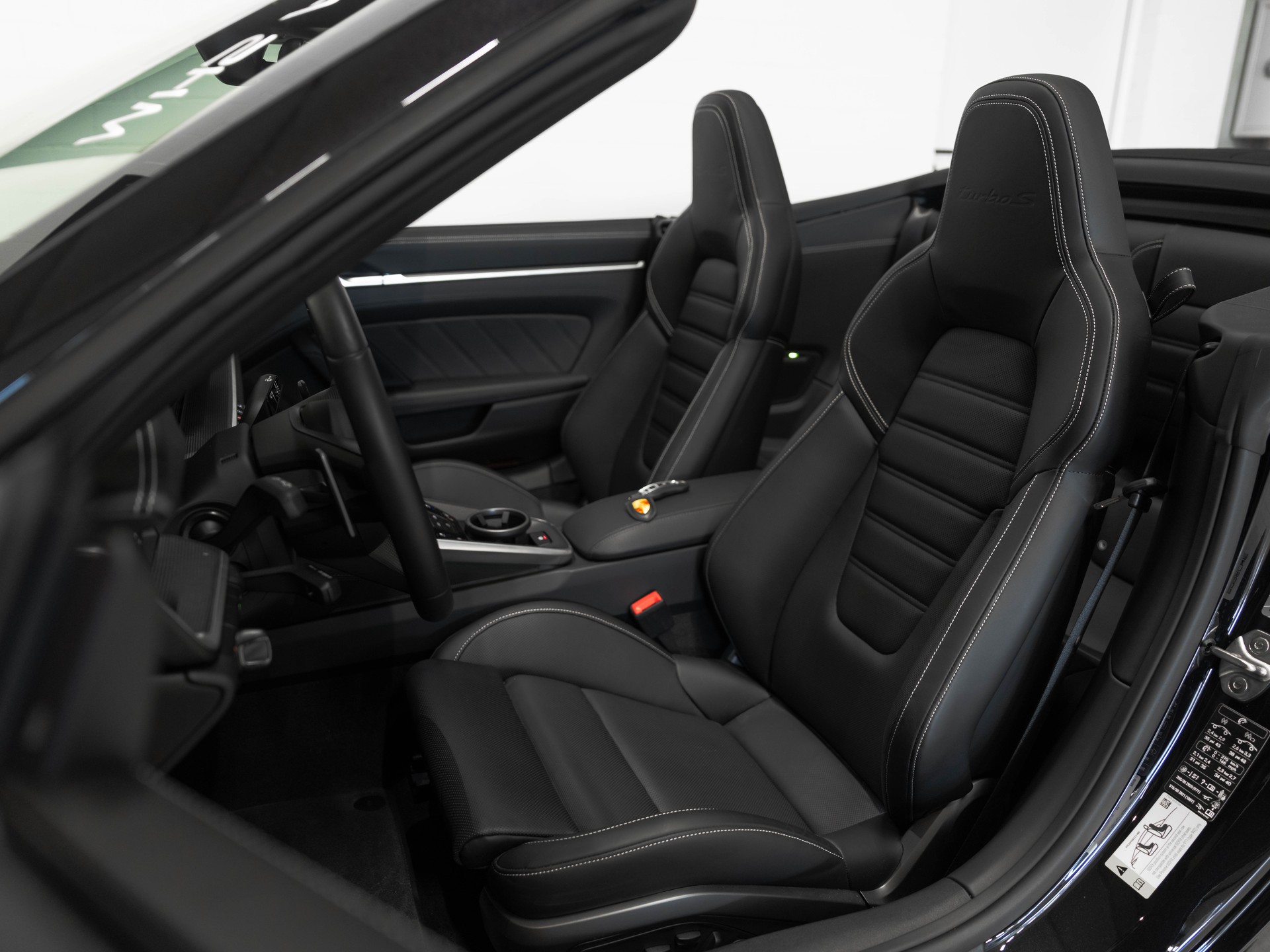 PORSCHE 911 Turbo S Cabriolet PDK-image-10