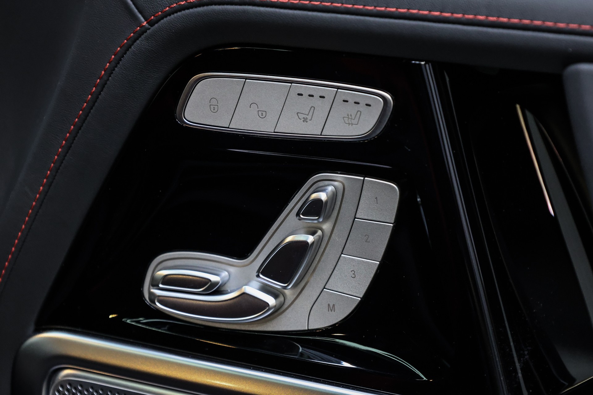 MERCEDES-BENZ G 63 AMG Manufaktur-image-27