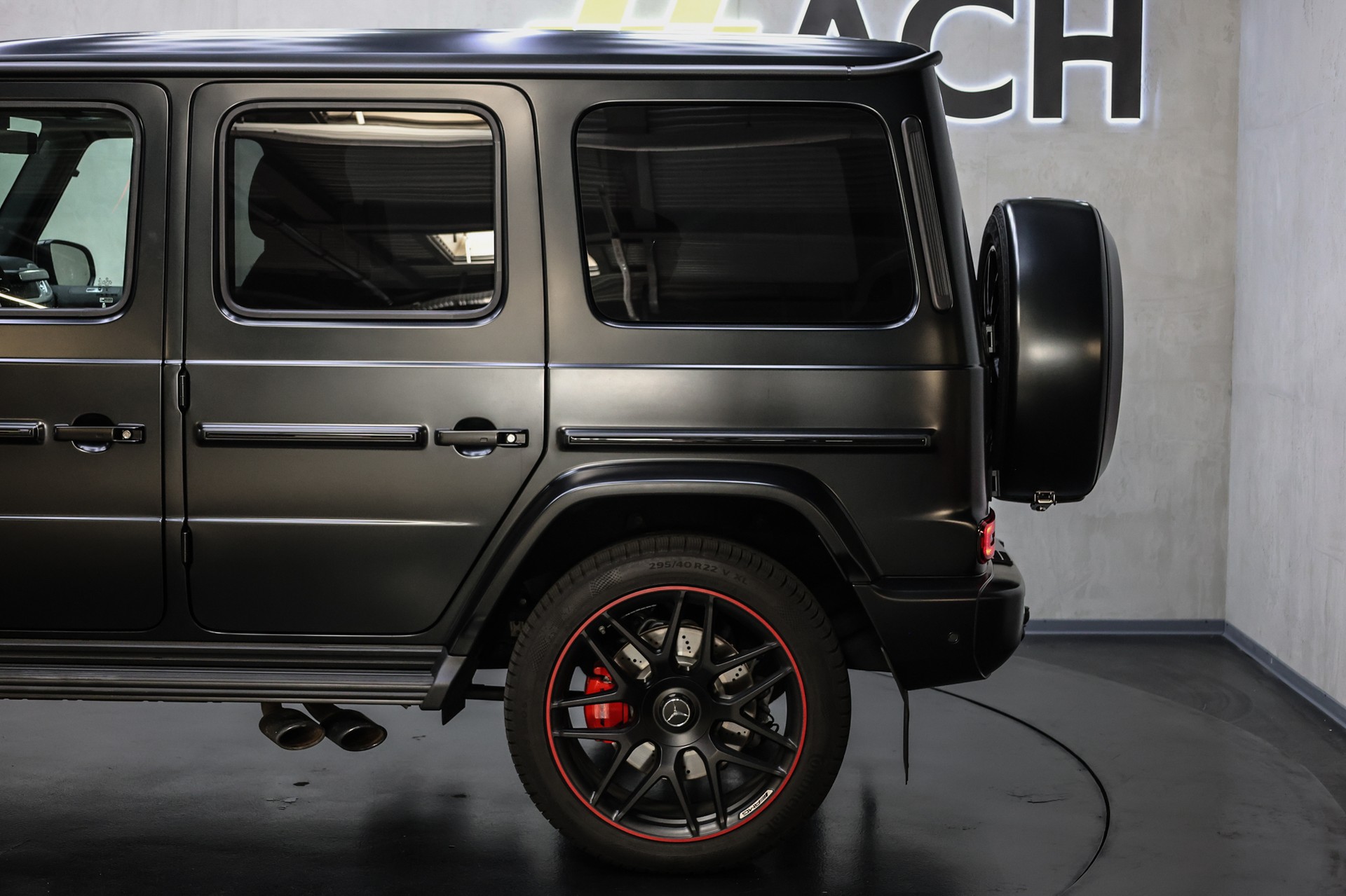 MERCEDES-BENZ G 63 AMG Manufaktur-image-16