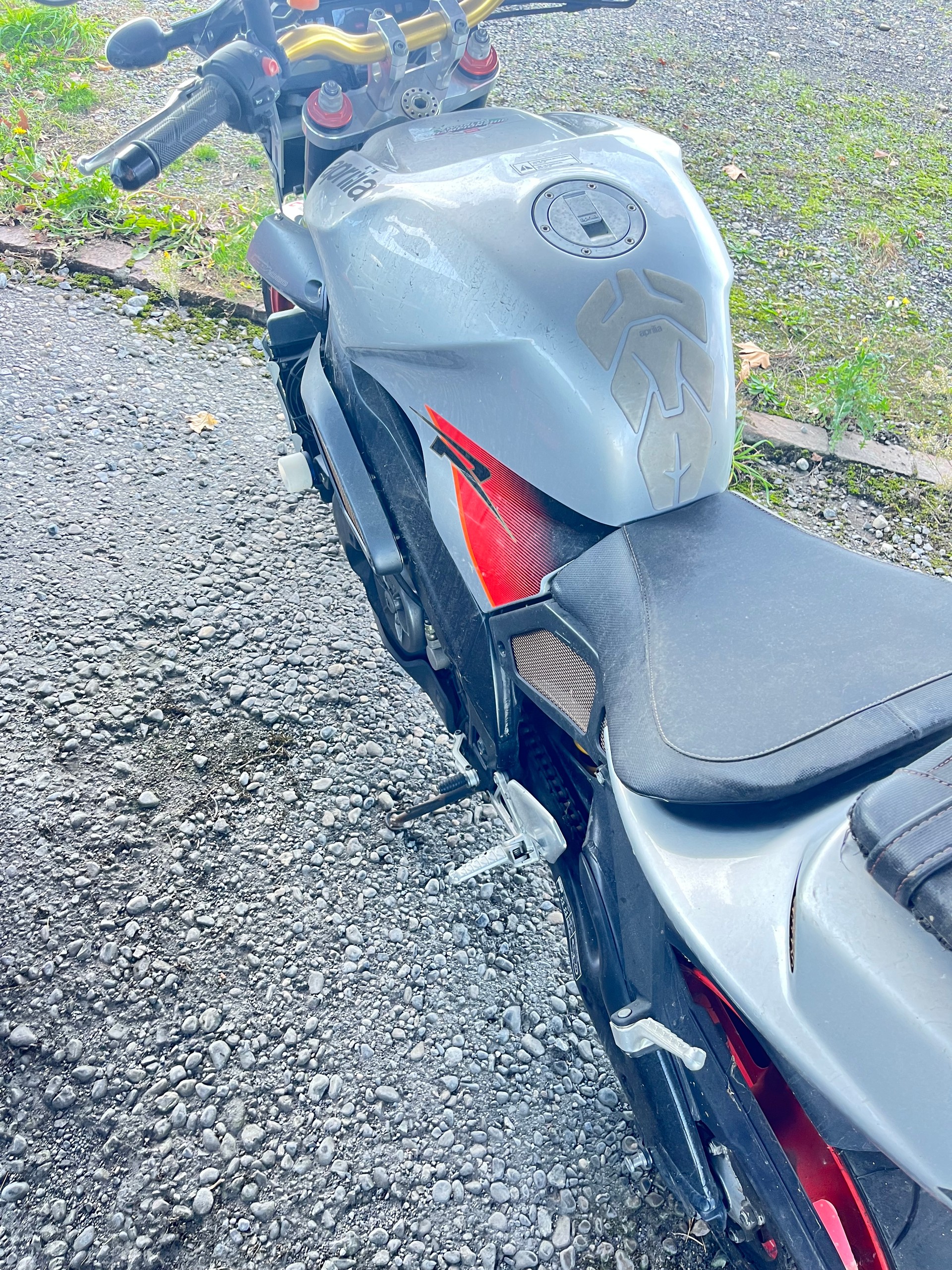 APRILIA Tuono 1000 R-image-2