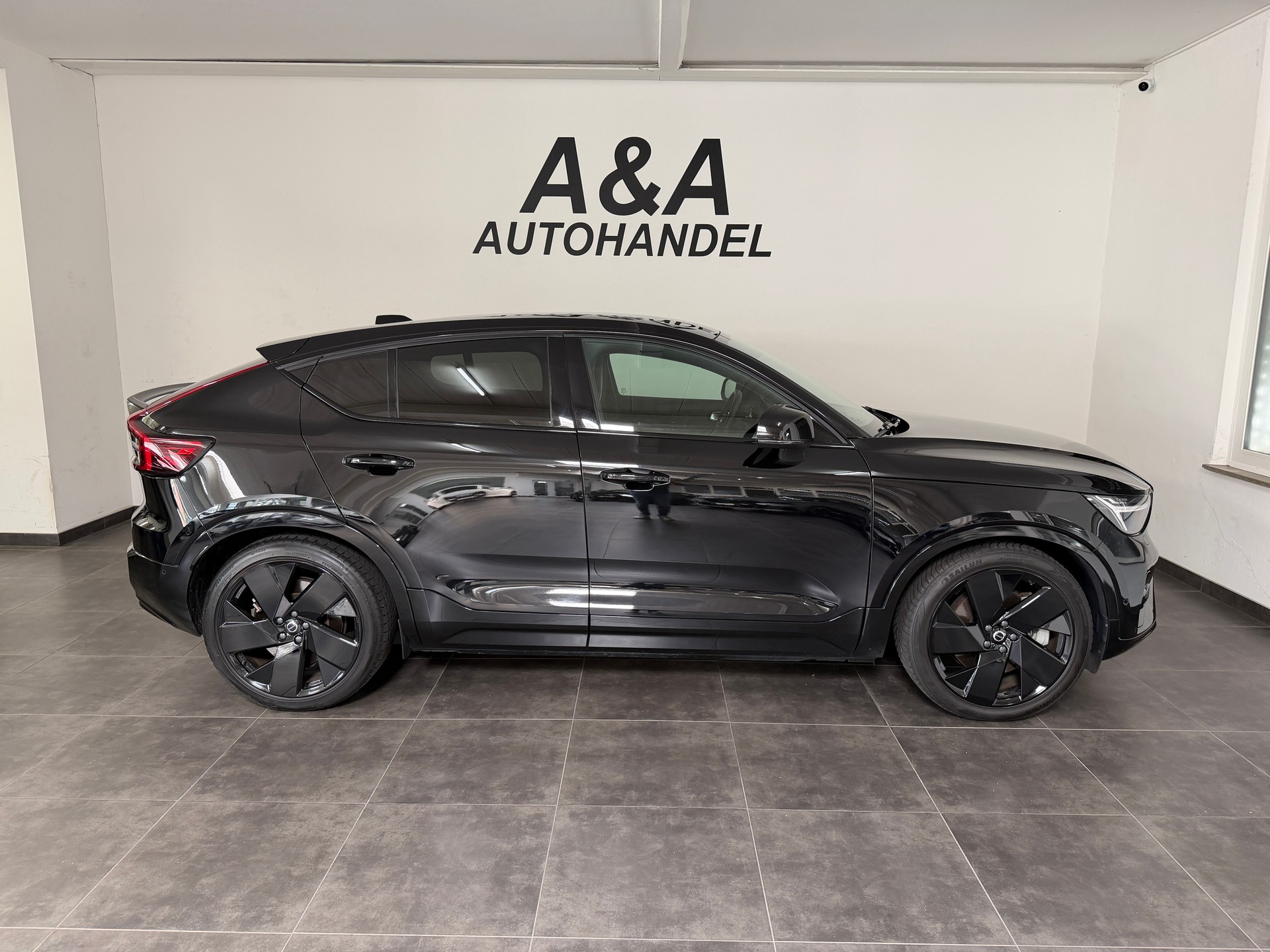 VOLVO C40 Recharge P8 Twin AWD Pure Electric Ultimate-showroom-element-2