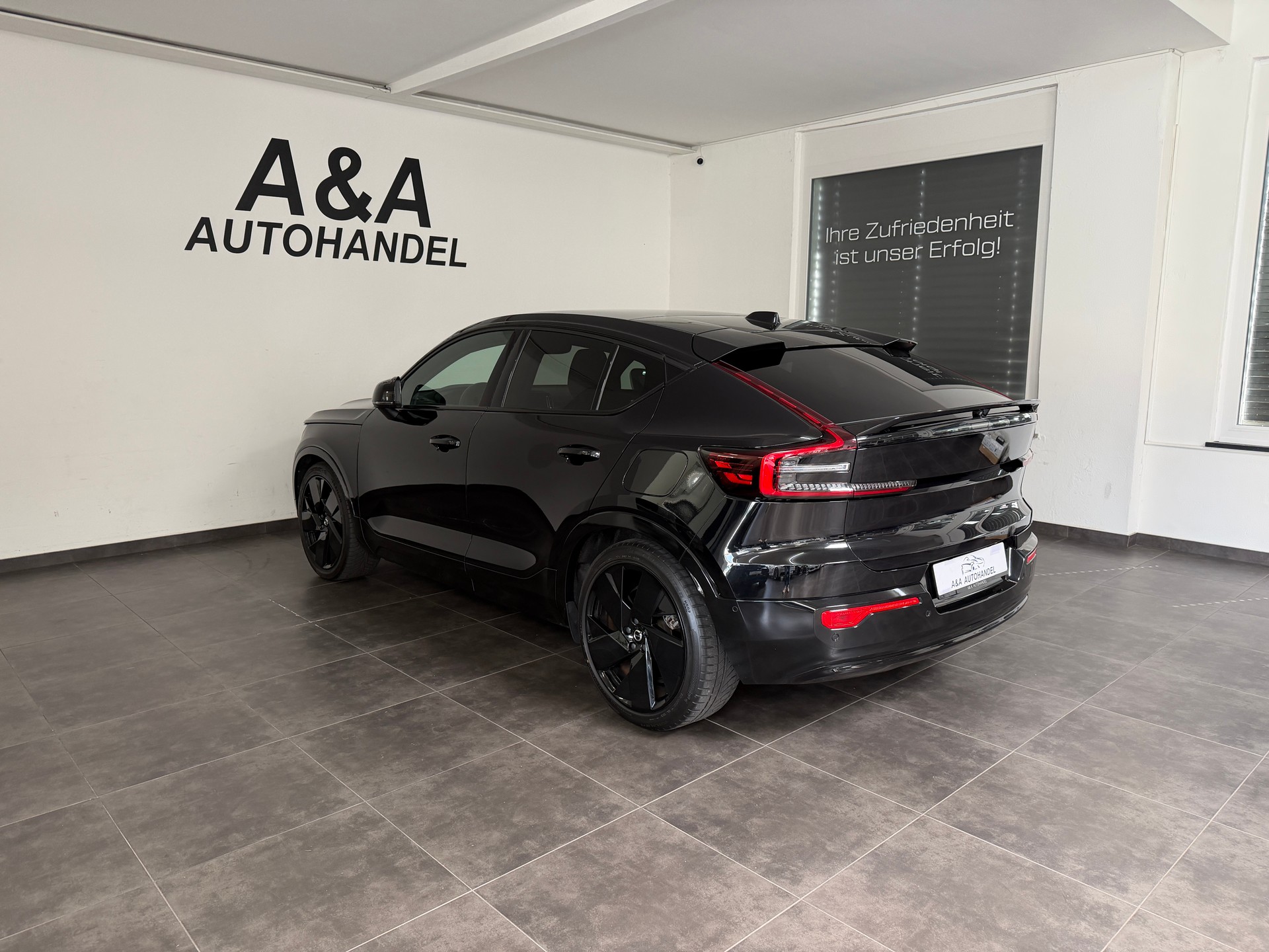 VOLVO C40 Recharge P8 Twin AWD Pure Electric Ultimate-image-5