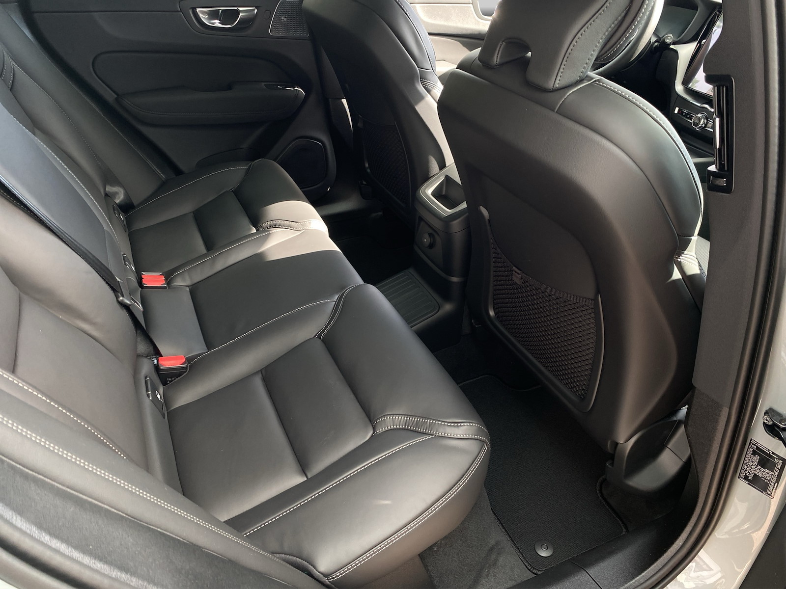 VOLVO XC60 2.0 T8 TE Black Edition eAWD-image-11