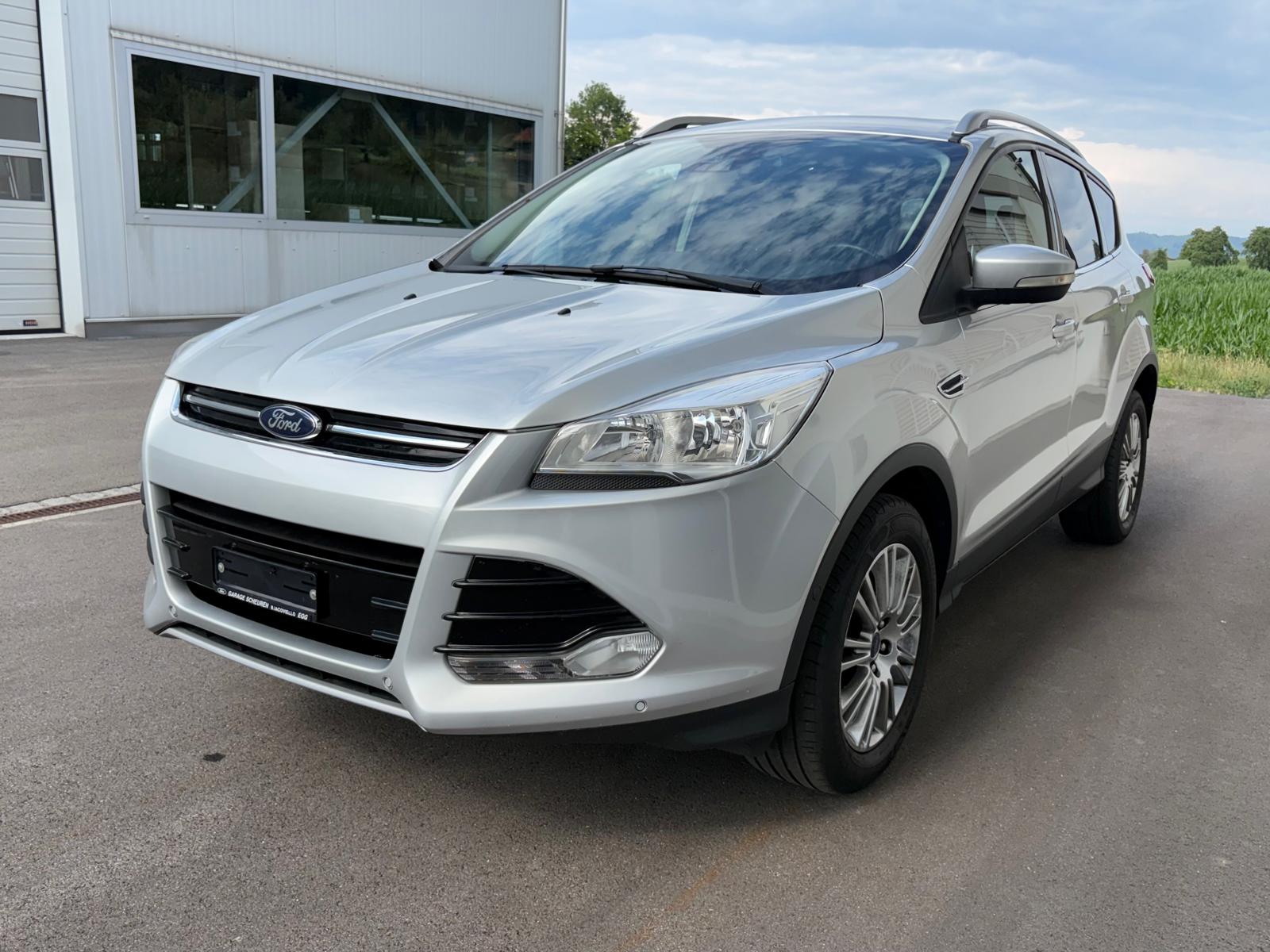 FORD Kuga 2.0 TDCi Titanium 4WD Leder Panorama AHK Kamera PDC V+H-image-2