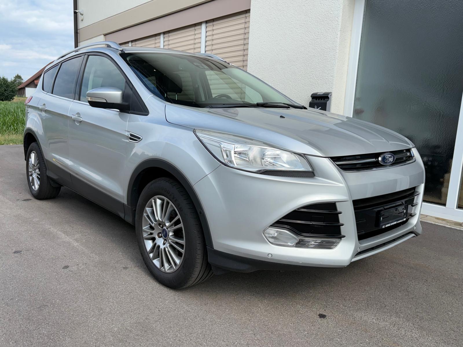FORD Kuga 2.0 TDCi Titanium 4WD Leder Panorama AHK Kamera PDC V+H