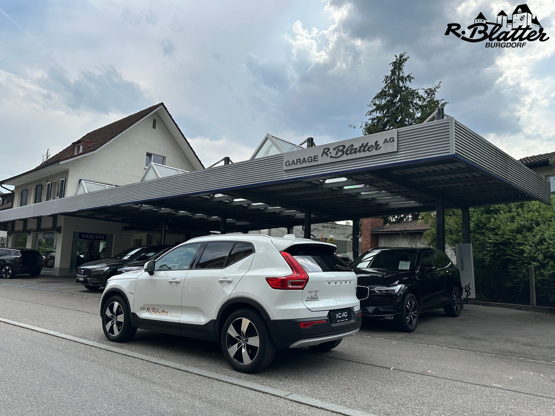 VOLVO XC40 T5 AWD Momentum Geartronic-showroom-element-3