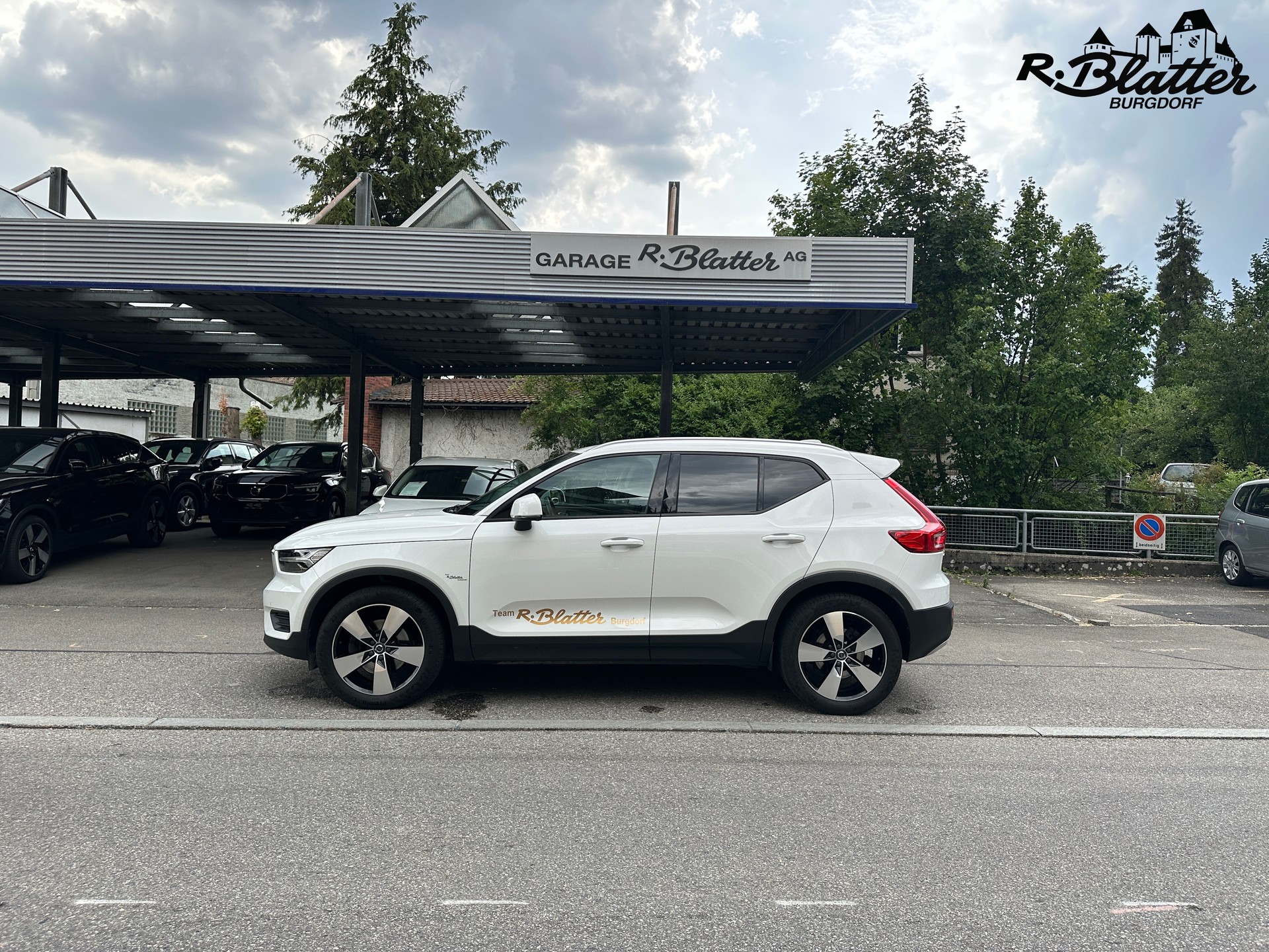 VOLVO XC40 T5 AWD Momentum Geartronic-showroom-element-2
