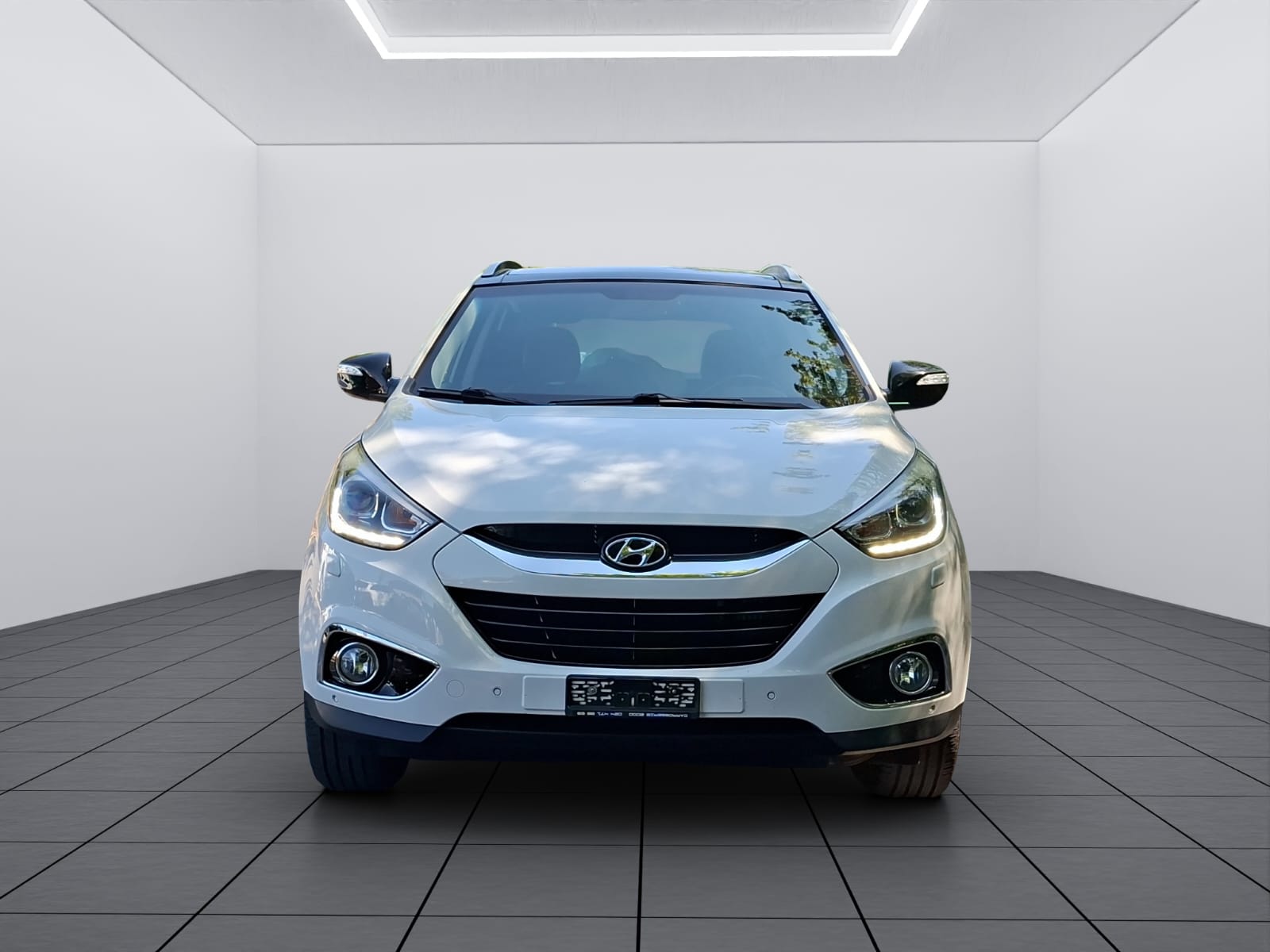 HYUNDAI iX 35 2.0 CRDi Premium 4WD Automatic-showroom-element-1